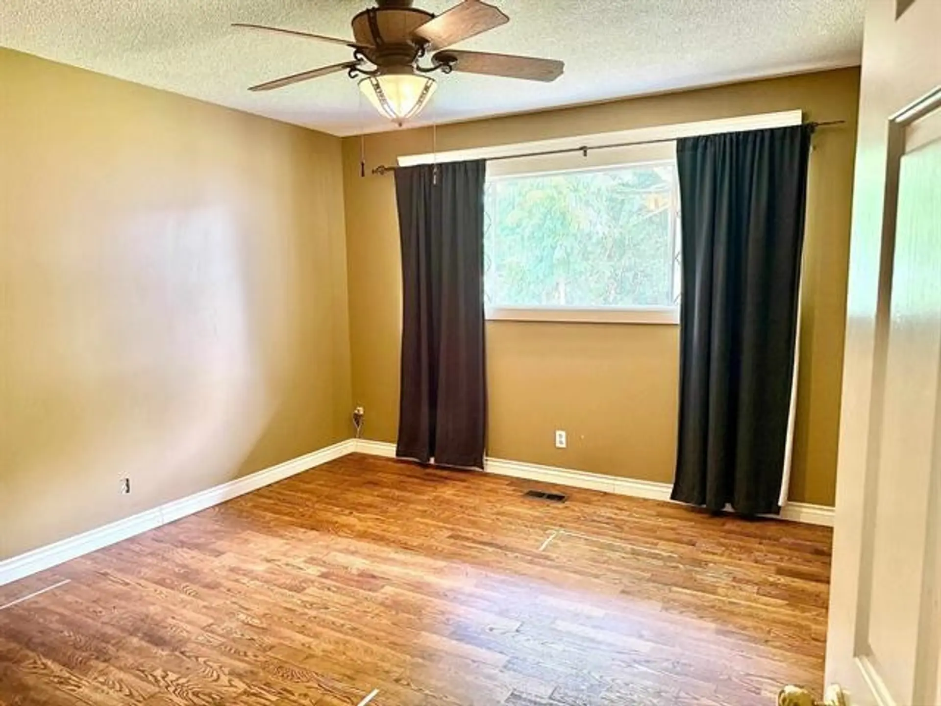 Property at 2062 Primrose Street, Abbotsford, BC