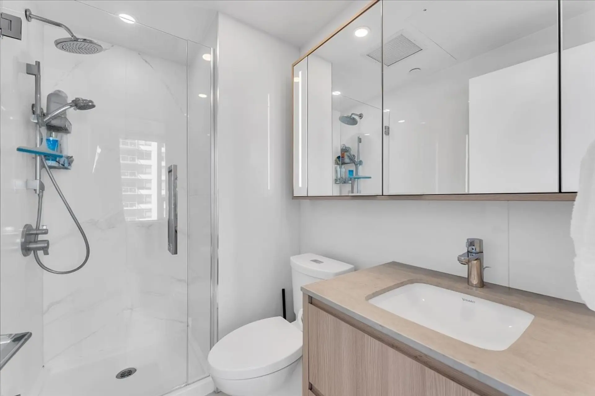 Property at #805 15165 Thrift Avenue, Surrey, BC