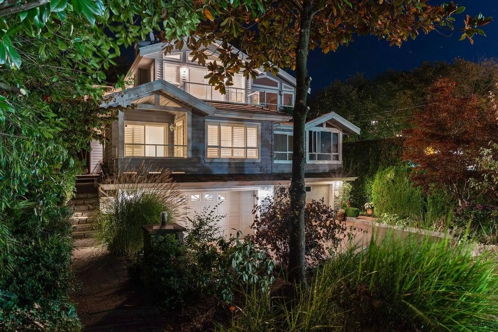 Property at 2517 Marine Drive, West Vancouver, BC