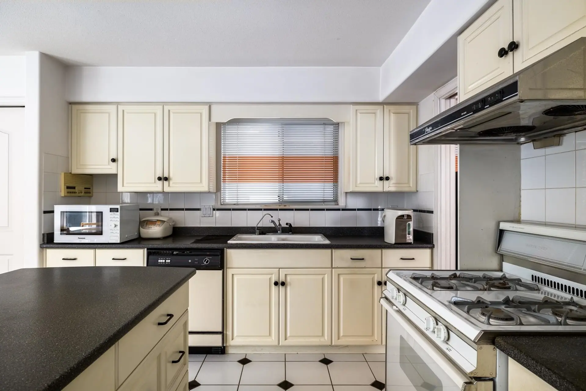 Property at 108 W 46th Avenue, Vancouver, BC