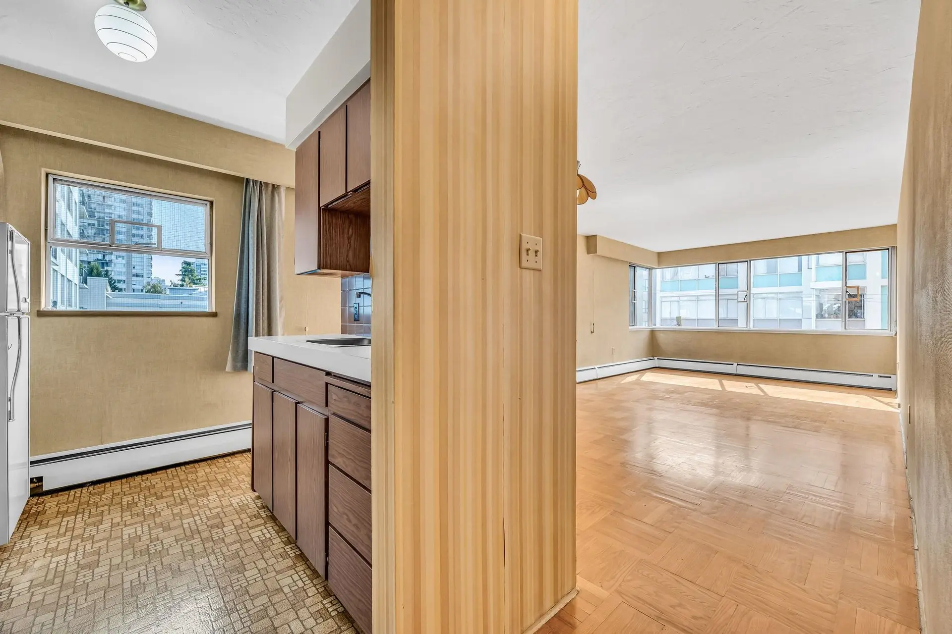 #301 1050 Chilco Street - Image 7