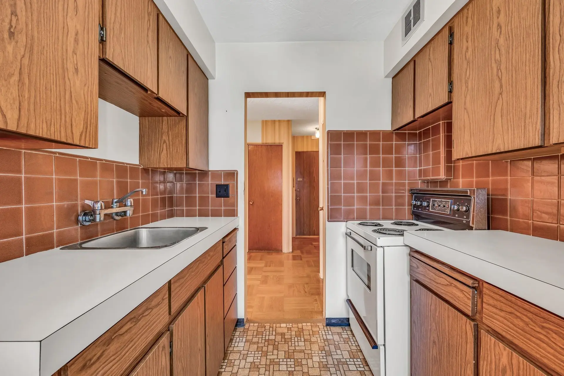 #301 1050 Chilco Street - Image 14