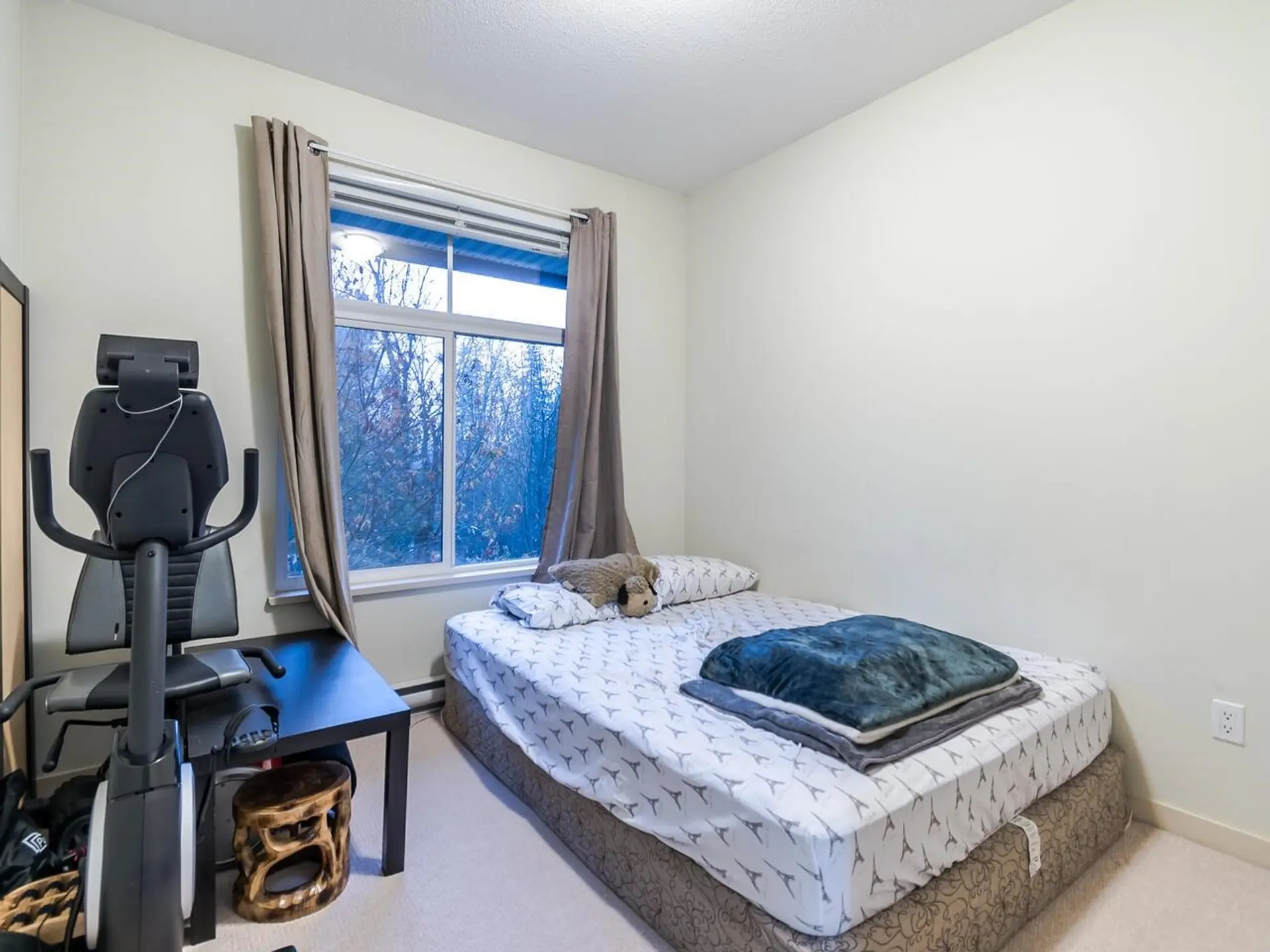 Property at #407 33338 E Bourquin Crescent, Abbotsford, BC