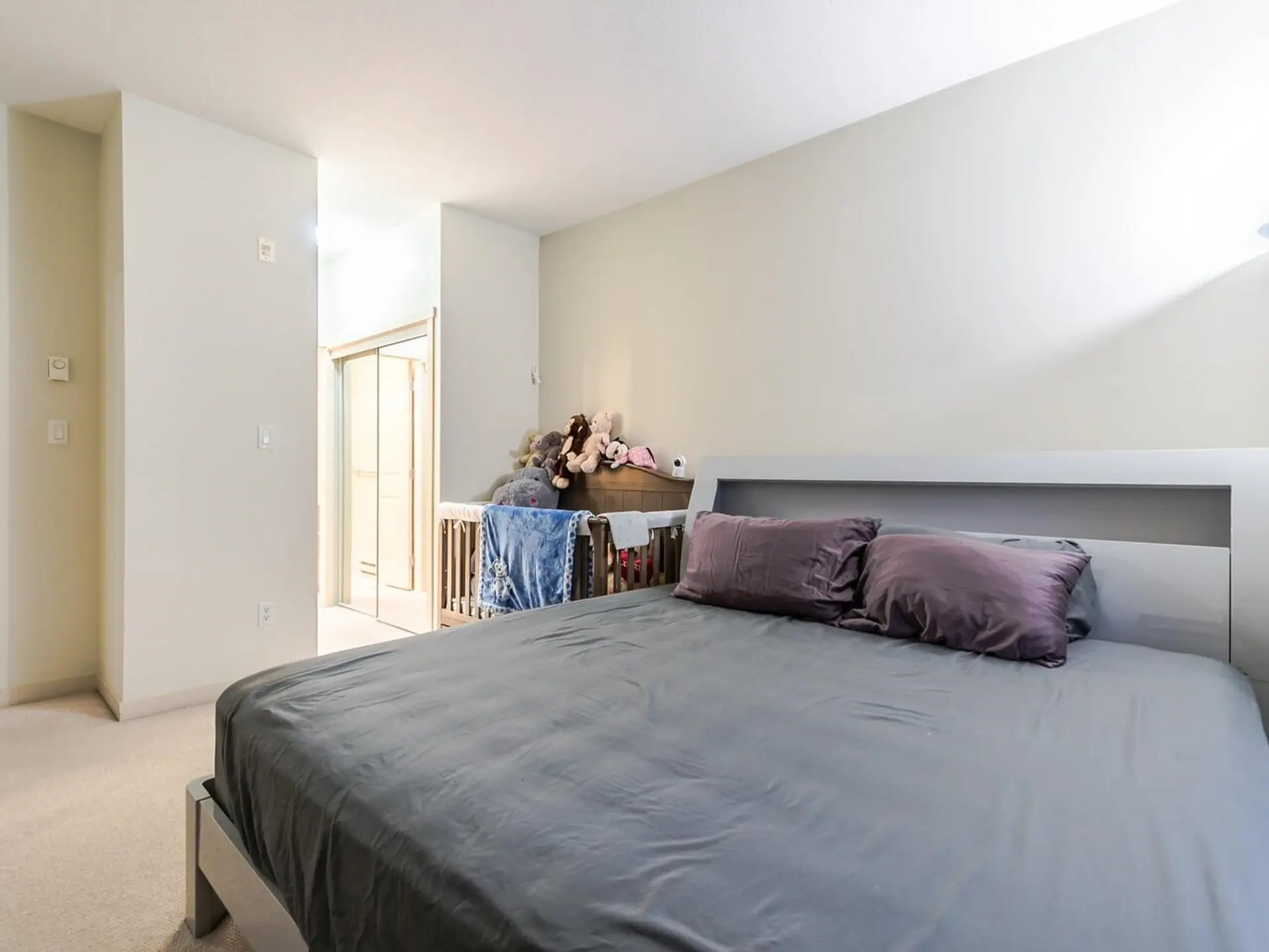 Property at #407 33338 E Bourquin Crescent, Abbotsford, BC