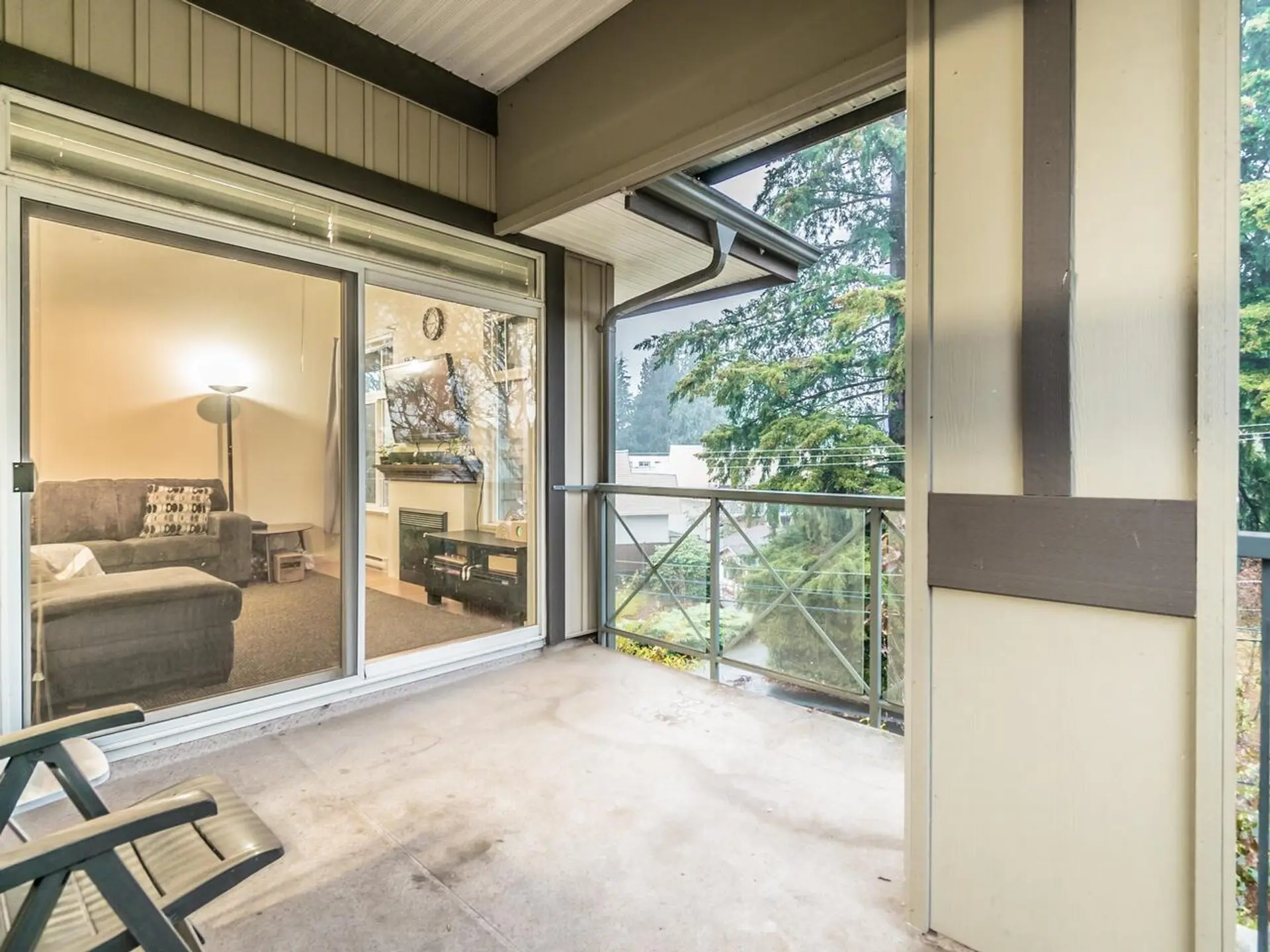 Property at #407 33338 E Bourquin Crescent, Abbotsford, BC