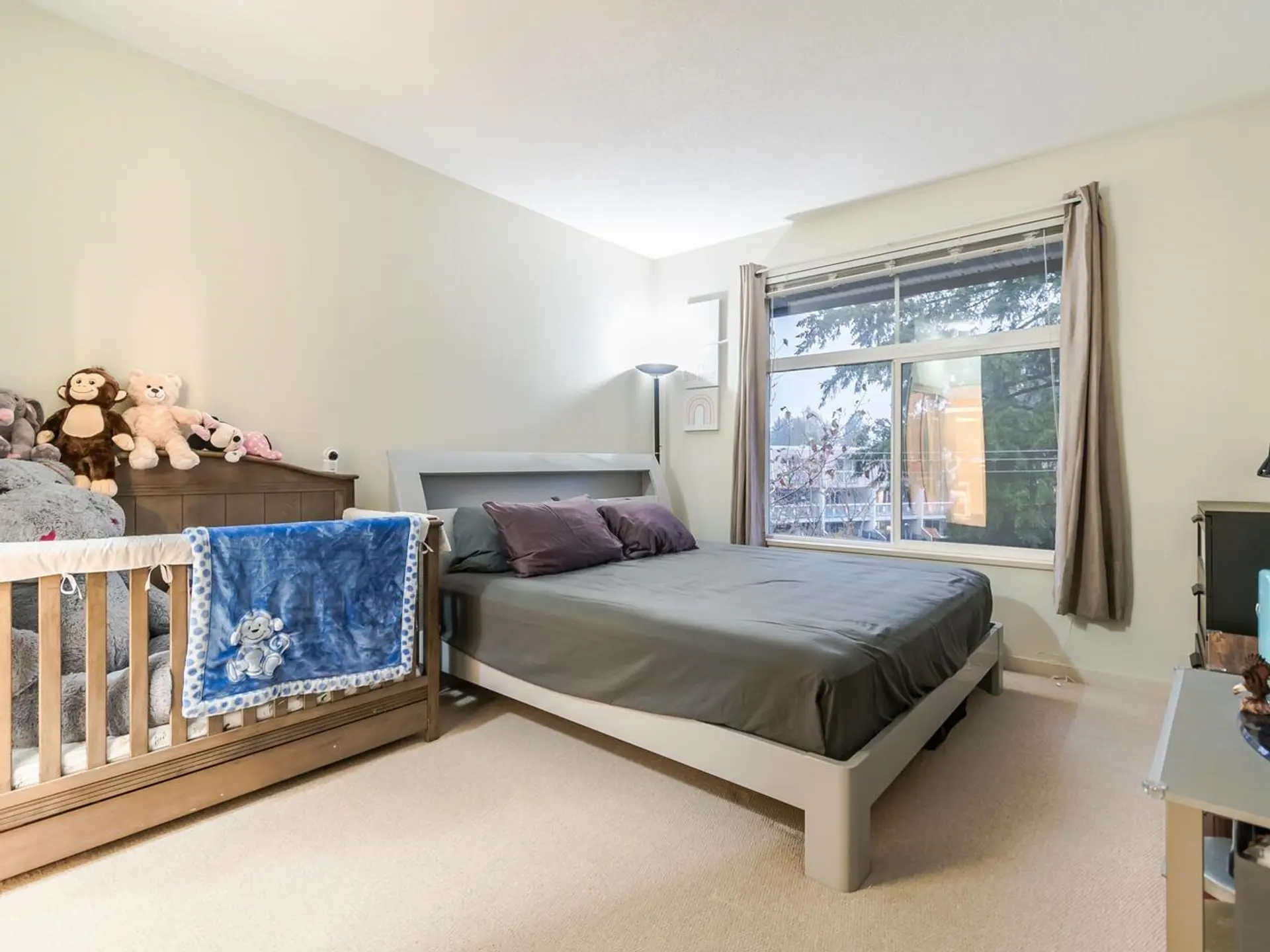 Property at #407 33338 E Bourquin Crescent, Abbotsford, BC