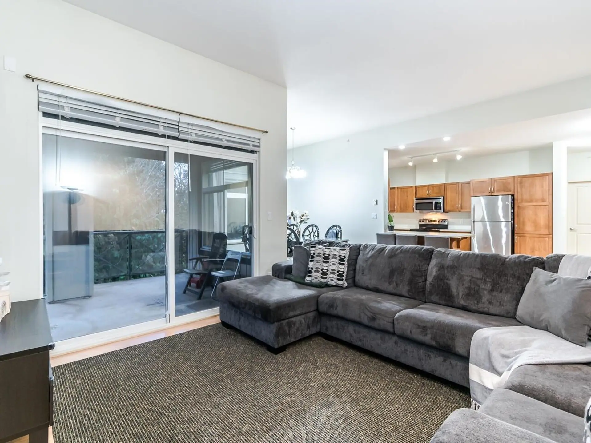 Property at #407 33338 E Bourquin Crescent, Abbotsford, BC