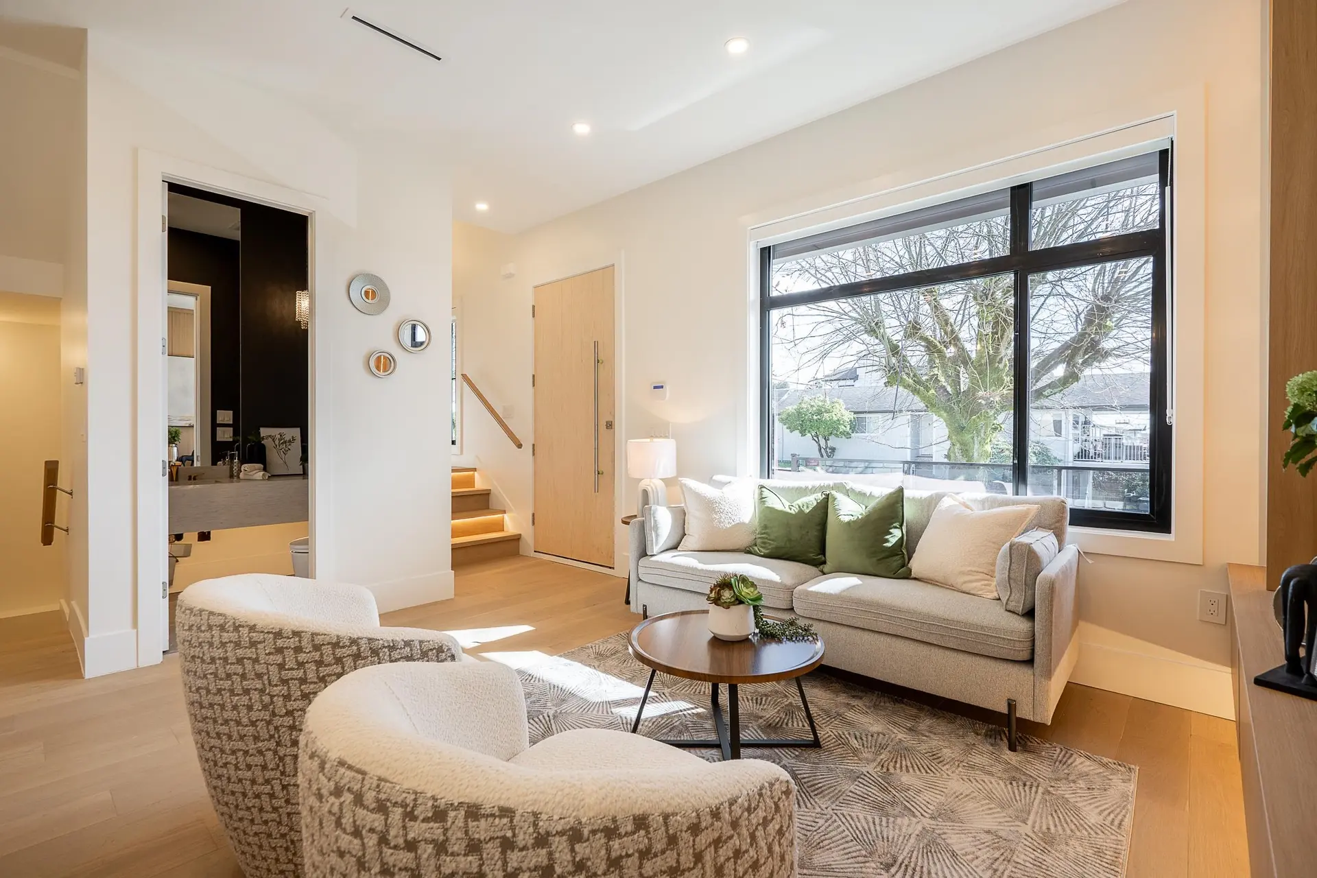 #1 4875 Albert Street - Image 2