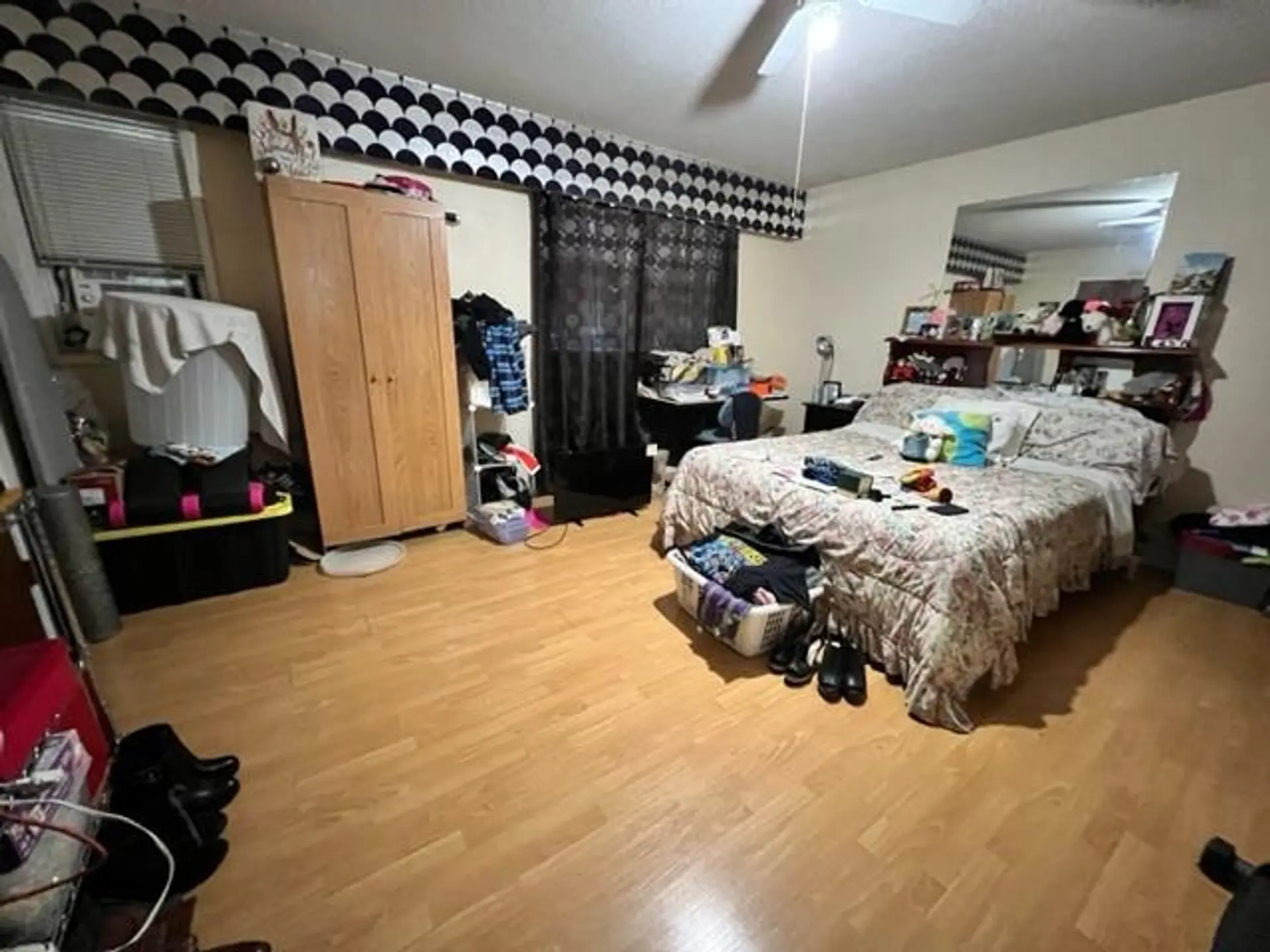 606 Crosby Street - Image 4