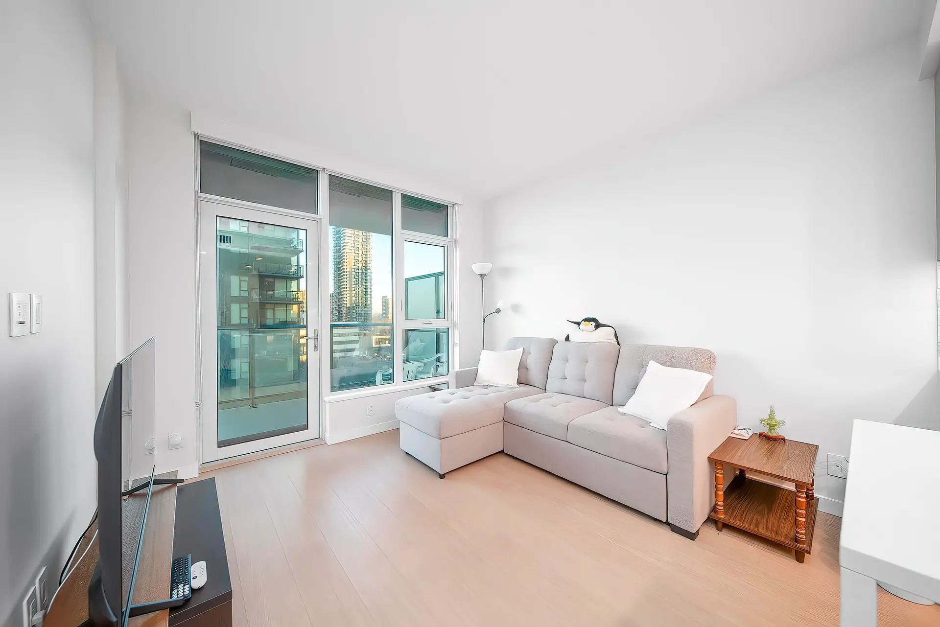 Property at #909 2108 Gilmore Avenue, Burnaby, BC