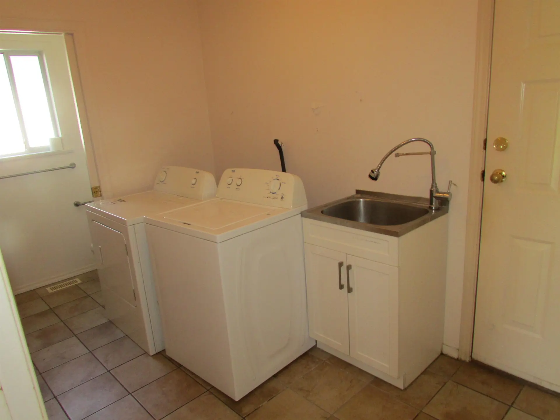 Property at 3019 Cassiar Avenue, Abbotsford, BC