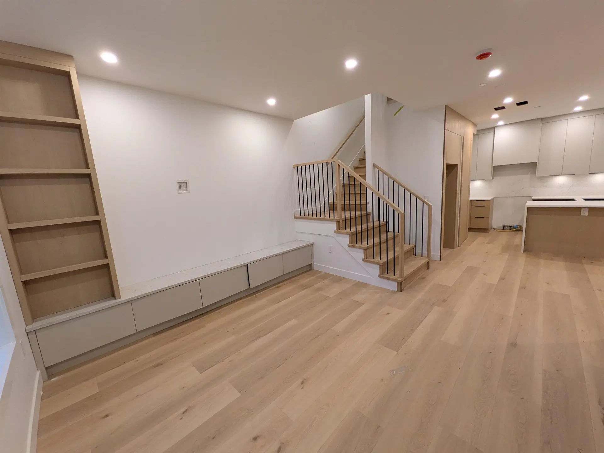 920 E 16th Avenue - Image 2
