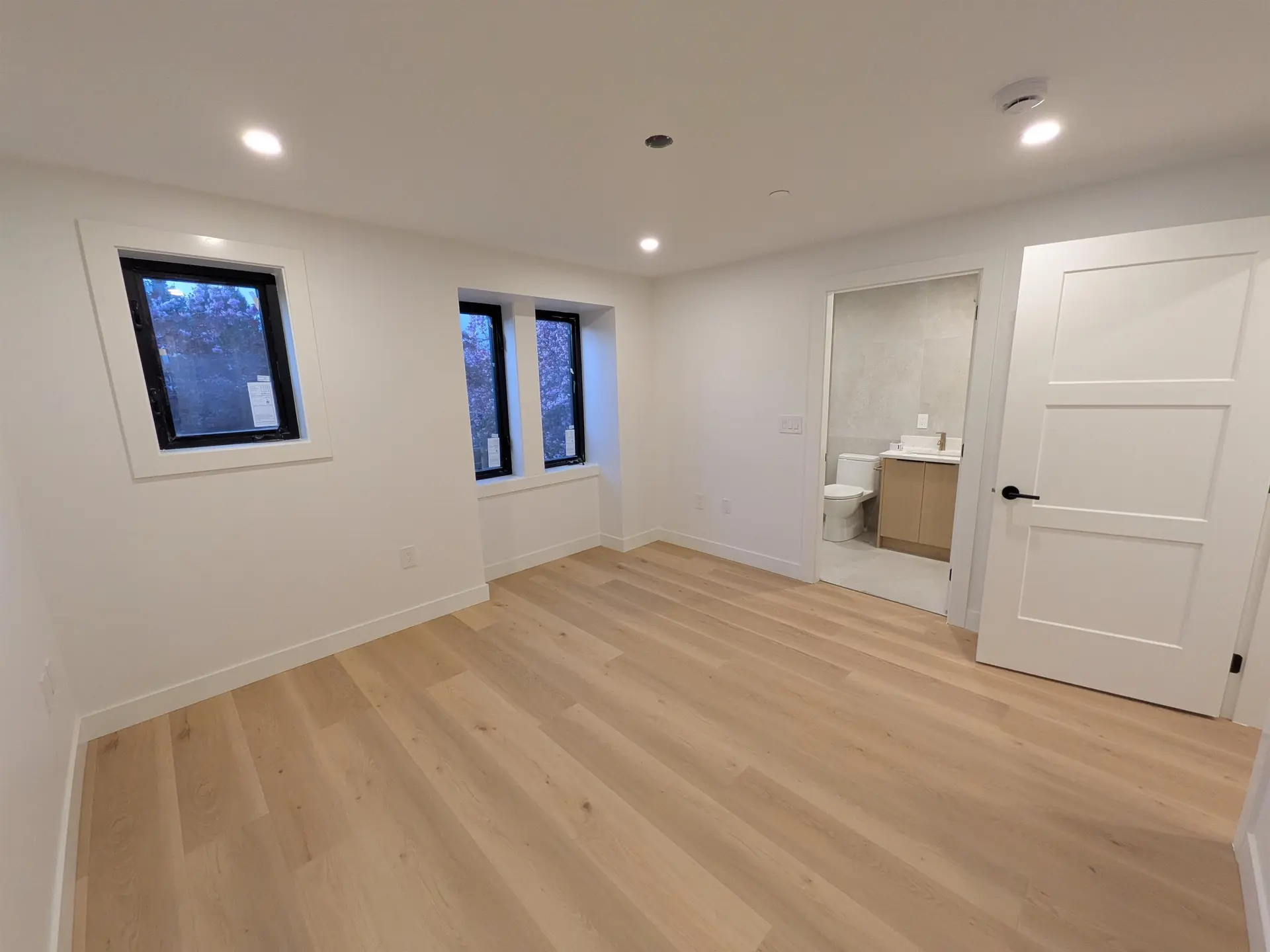 920 E 16th Avenue - Image 6
