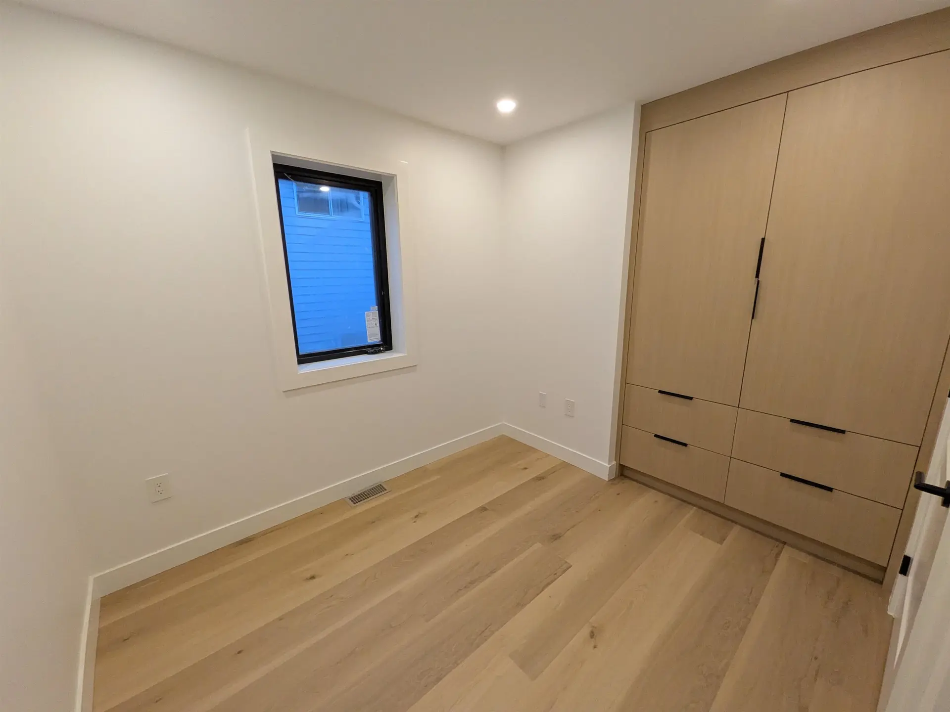 920 E 16th Avenue - Image 5