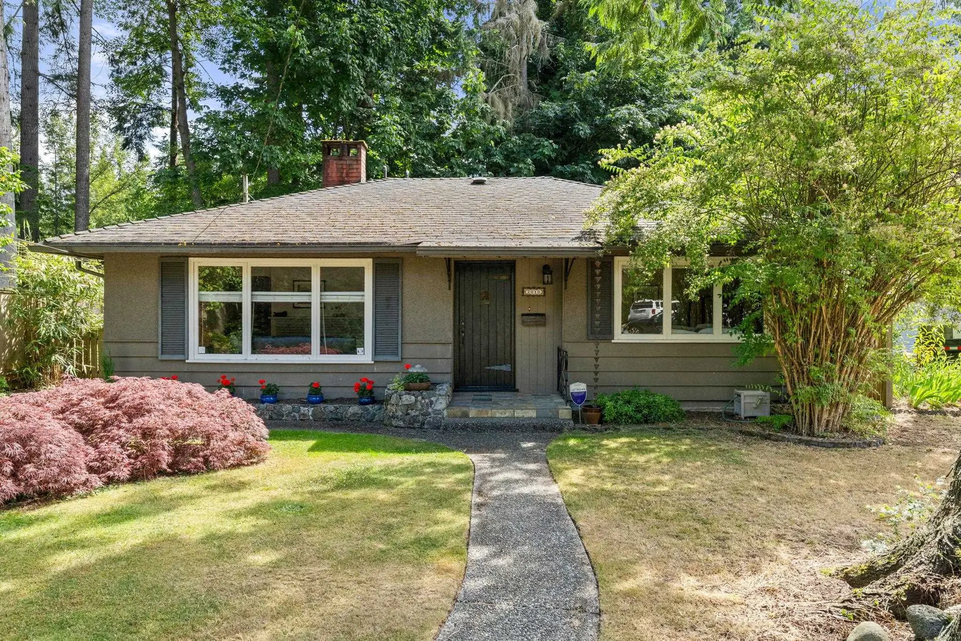Property at 2010 Mackay Avenue, North Vancouver, BC