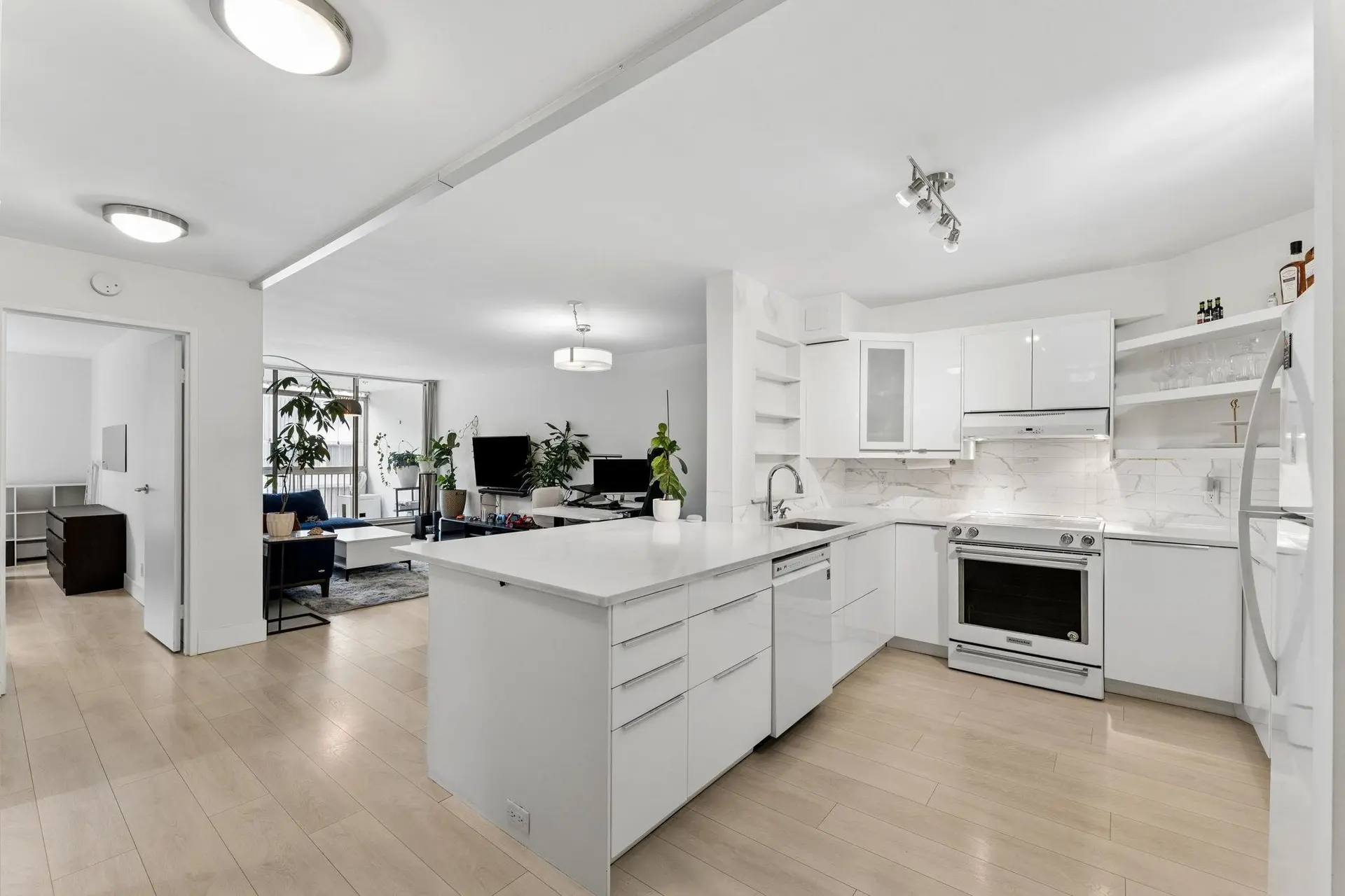 Property at #905 2024 Fullerton Avenue, North Vancouver, BC