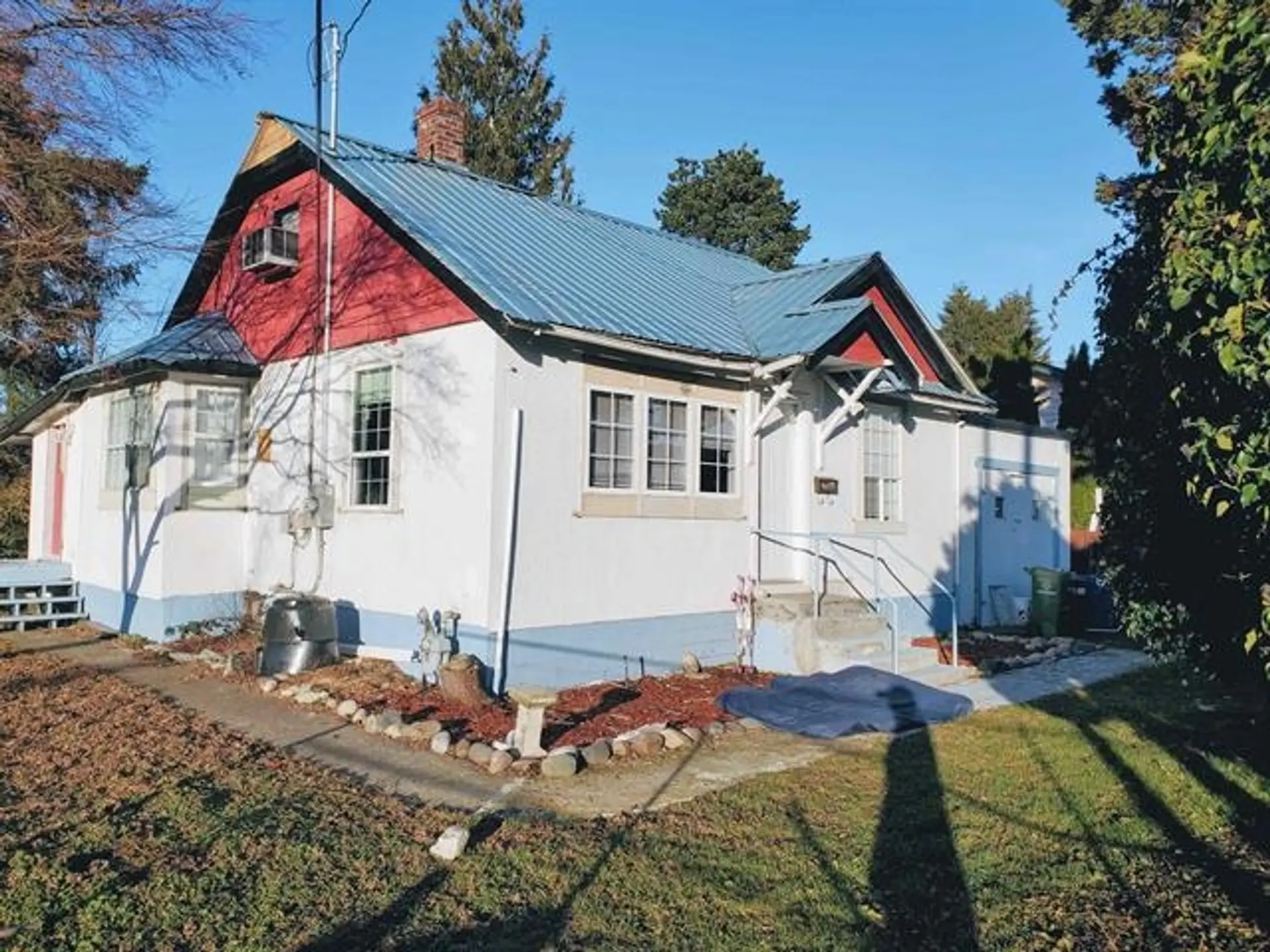 46155 Lewis Avenue - Image 2