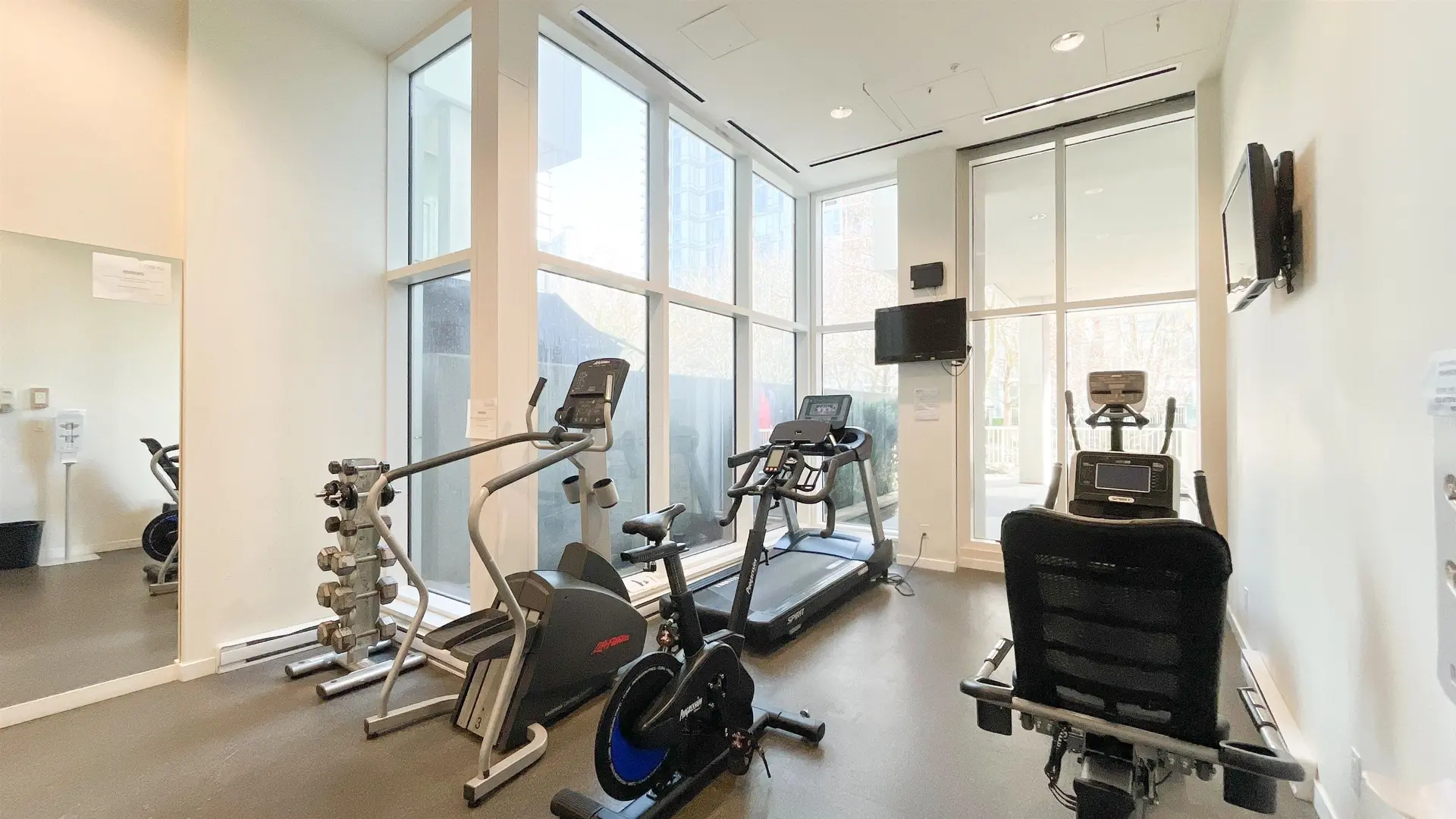 Property at #905 161 W Georgia Street, Vancouver, BC