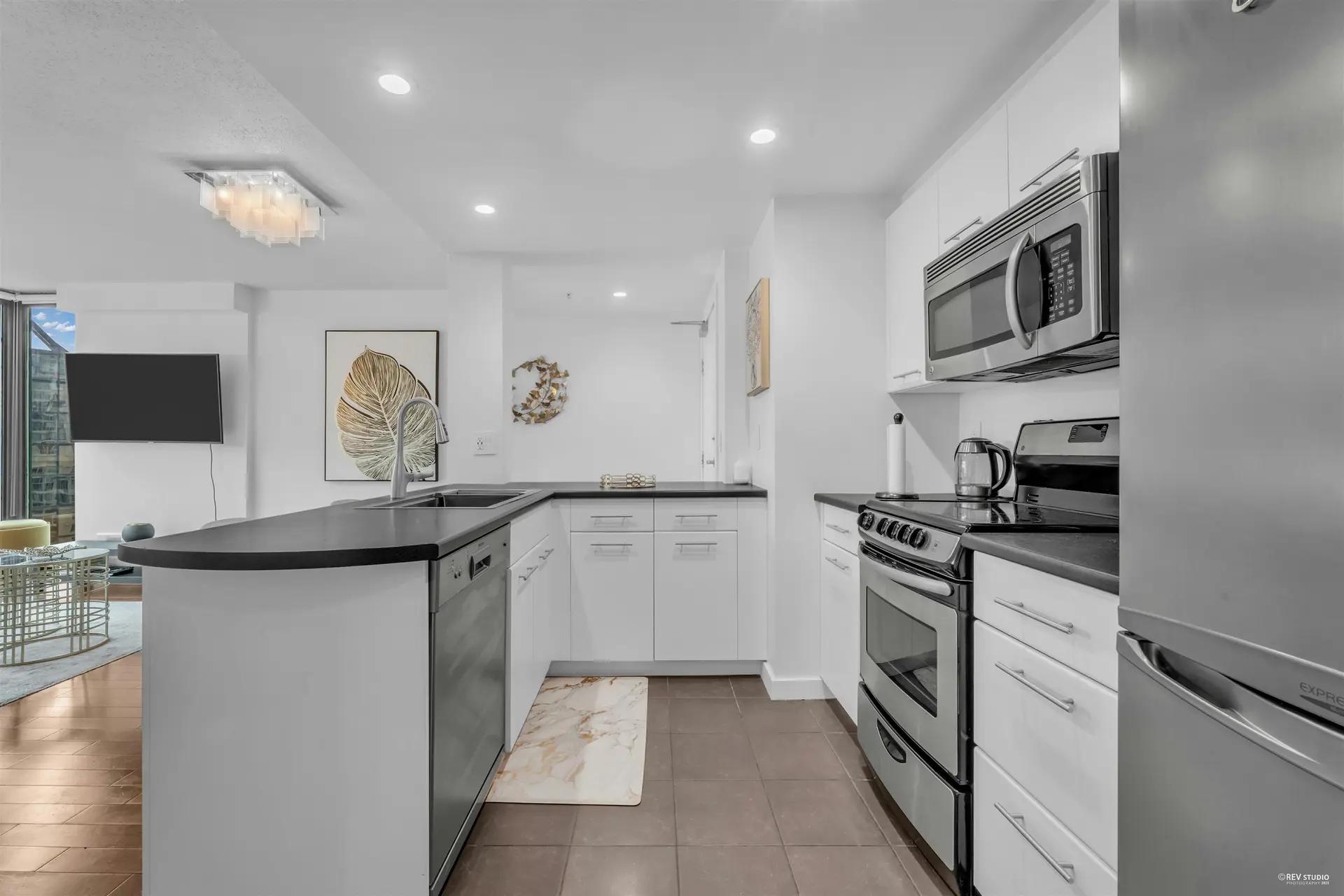 Property at #2106 1331 W Georgia Street, Vancouver, BC