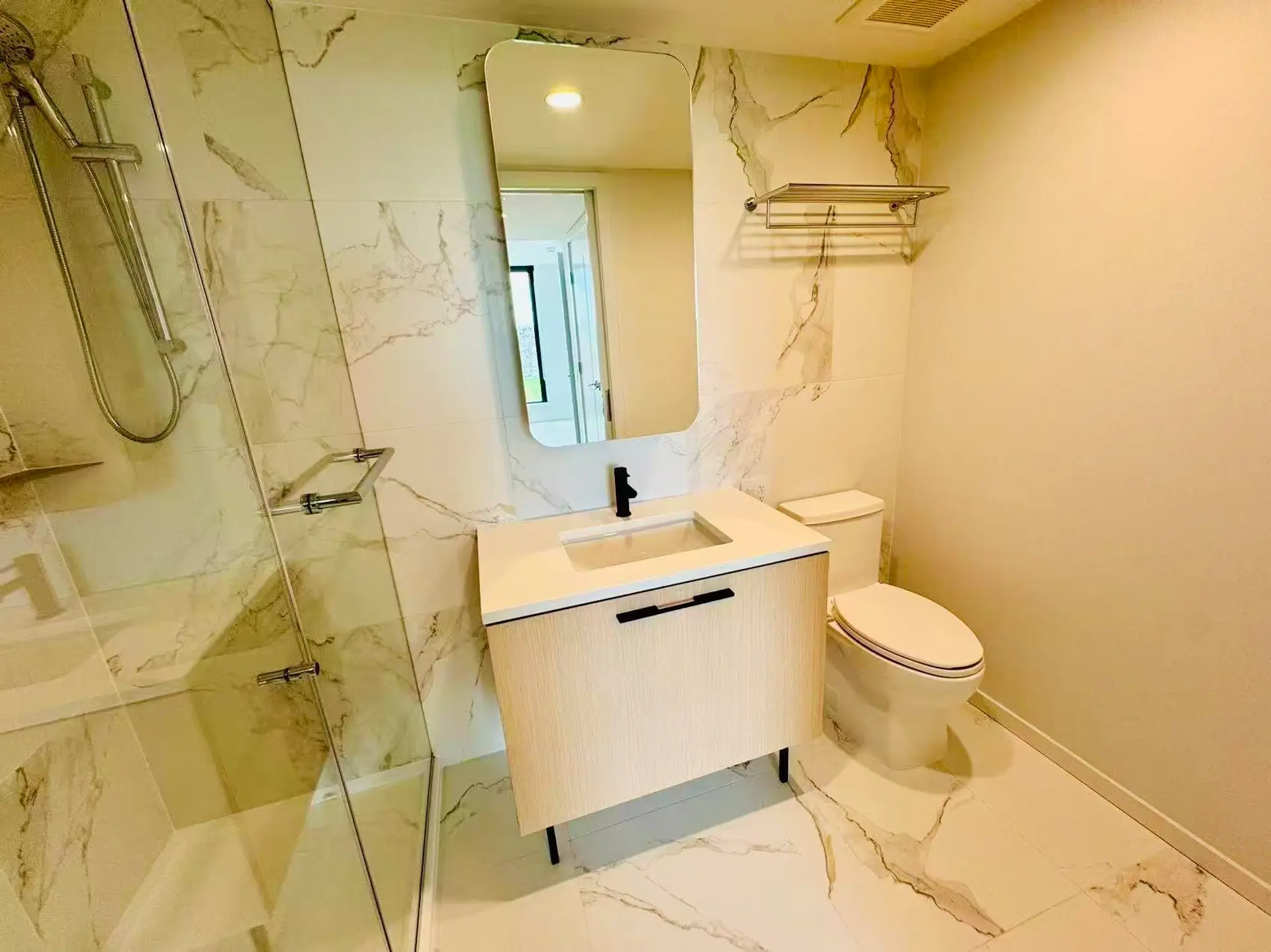 Property at #602 2729 Kingsway, Vancouver, BC