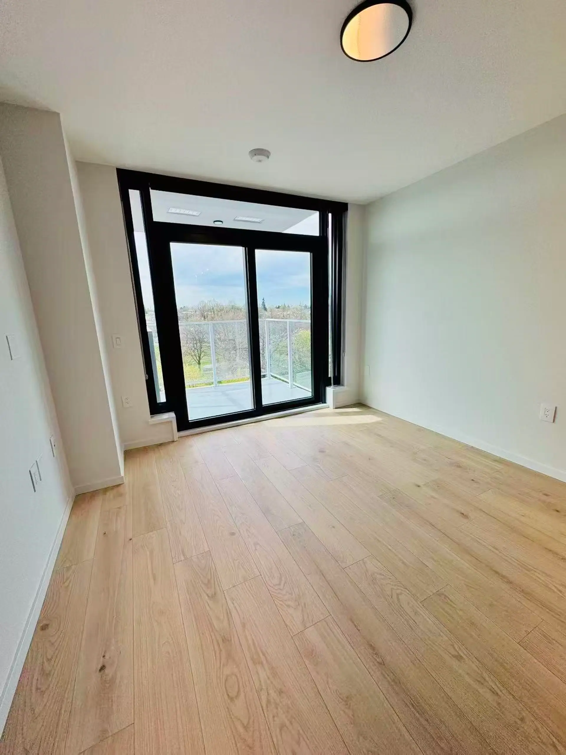 Property at #602 2729 Kingsway, Vancouver, BC