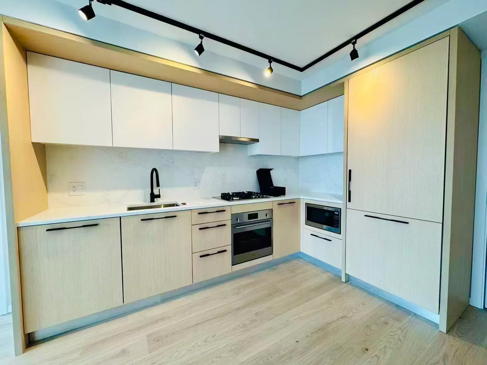 Property at #602 2729 Kingsway, Vancouver, BC