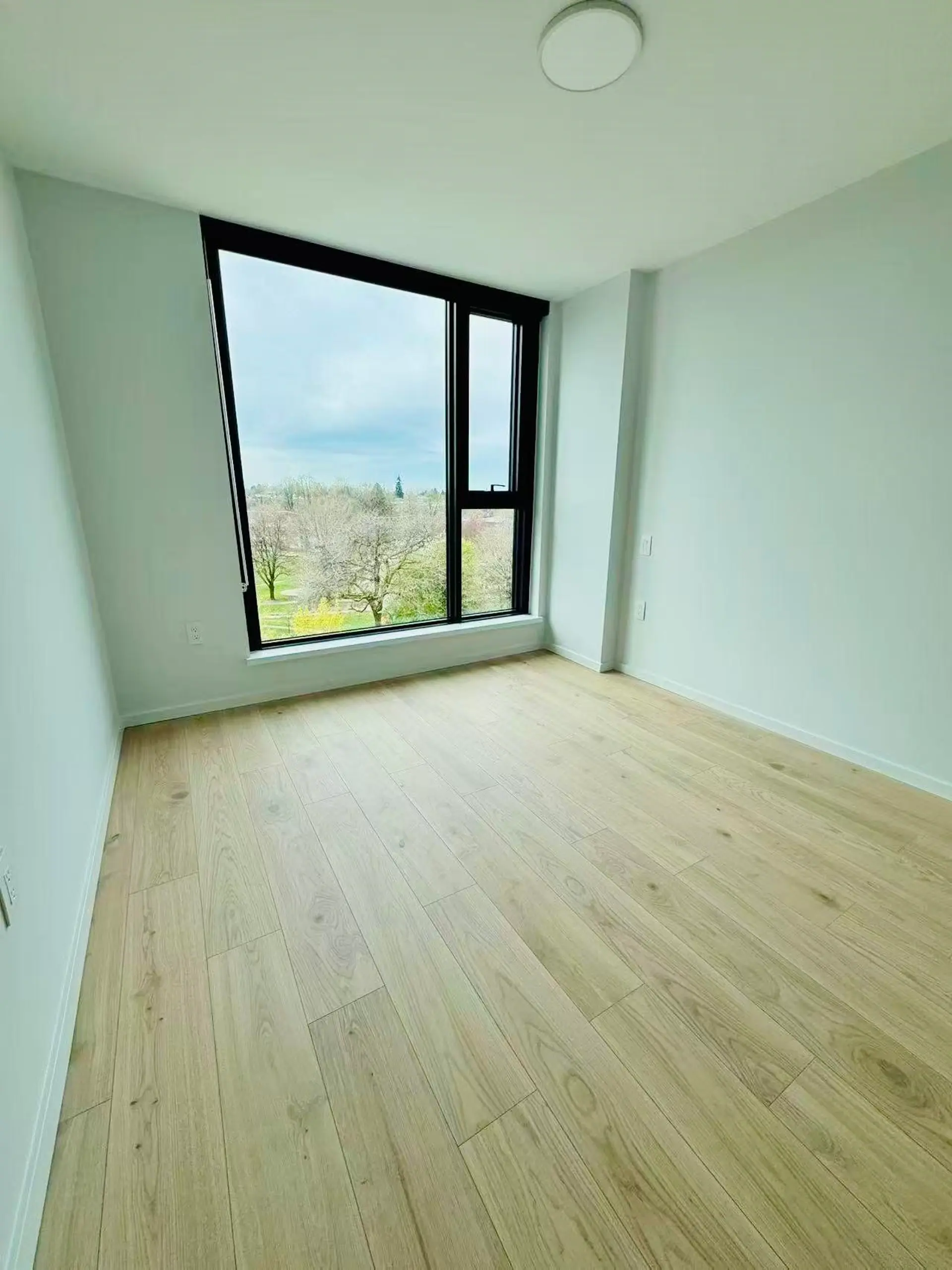 Property at #602 2729 Kingsway, Vancouver, BC