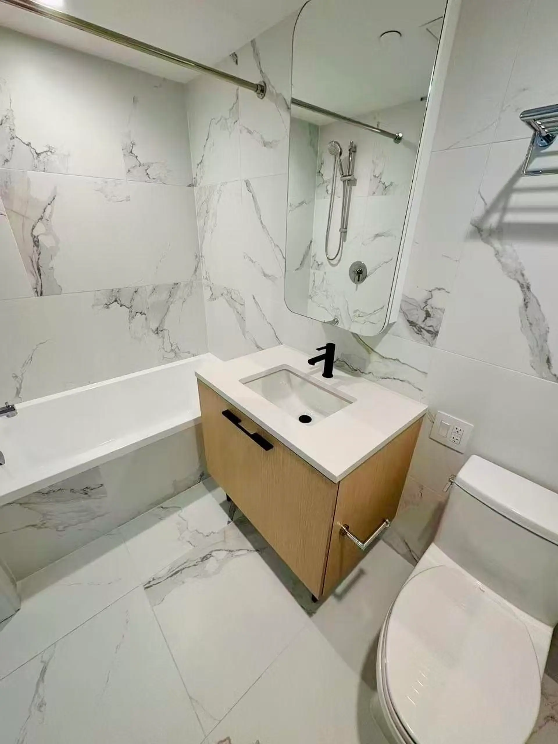 Property at #602 2729 Kingsway, Vancouver, BC