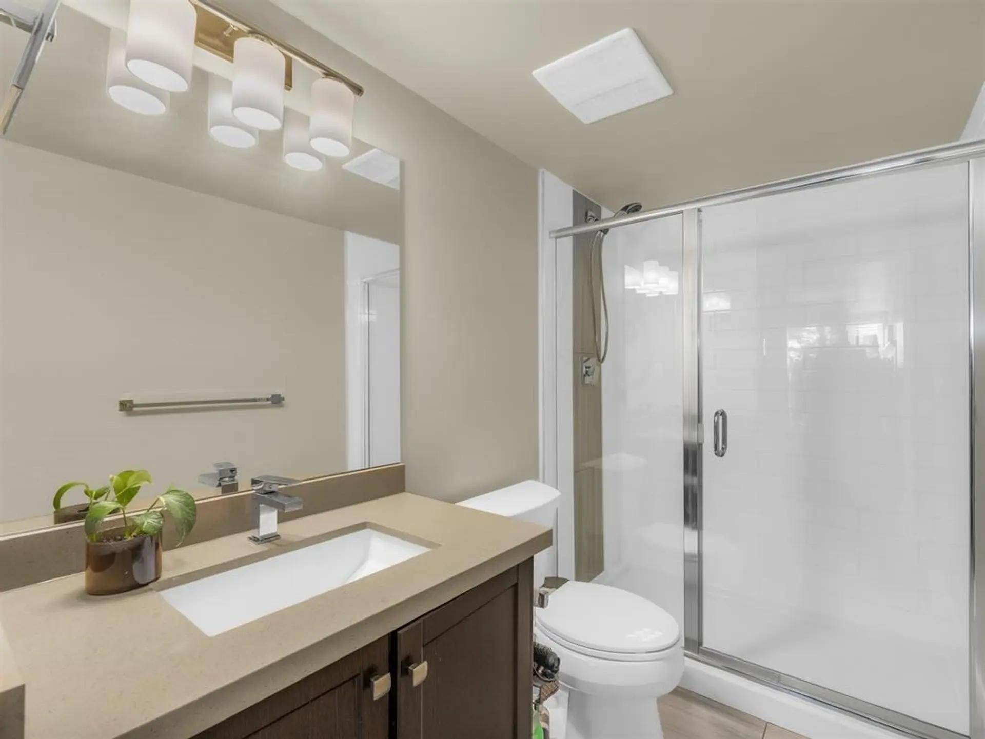 #105 4815 55b Street - Image 9