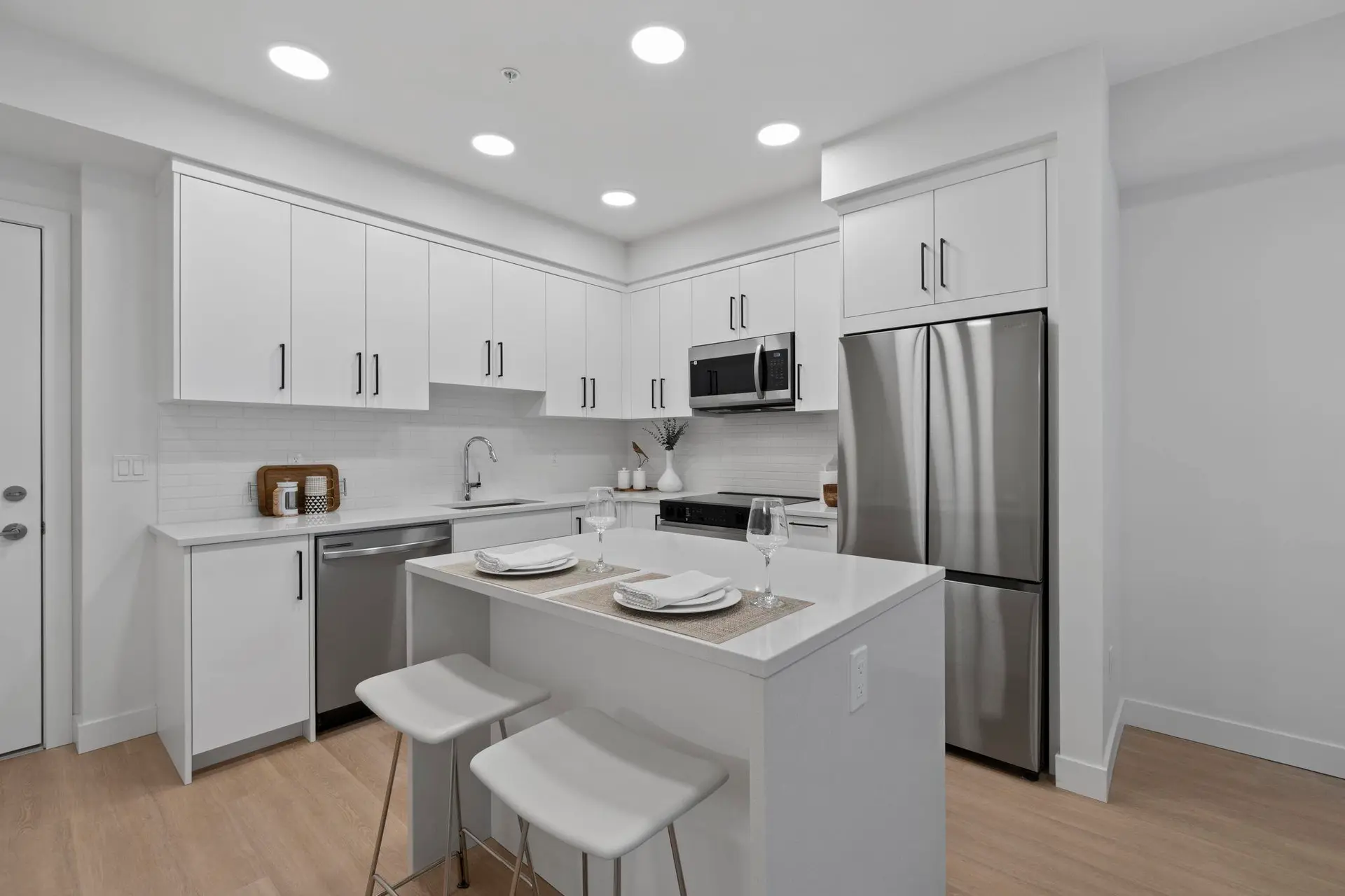 #415 33820 South Fraser Way - Image 3