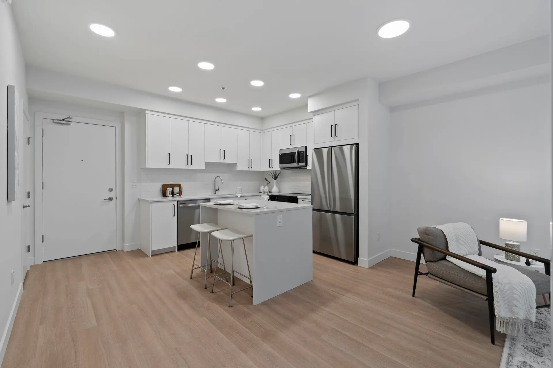 #415 33820 South Fraser Way - Image 4
