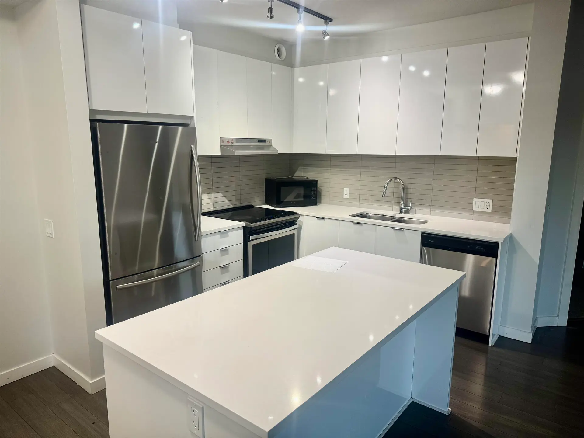 #304 31158 Westridge Place - Image 2