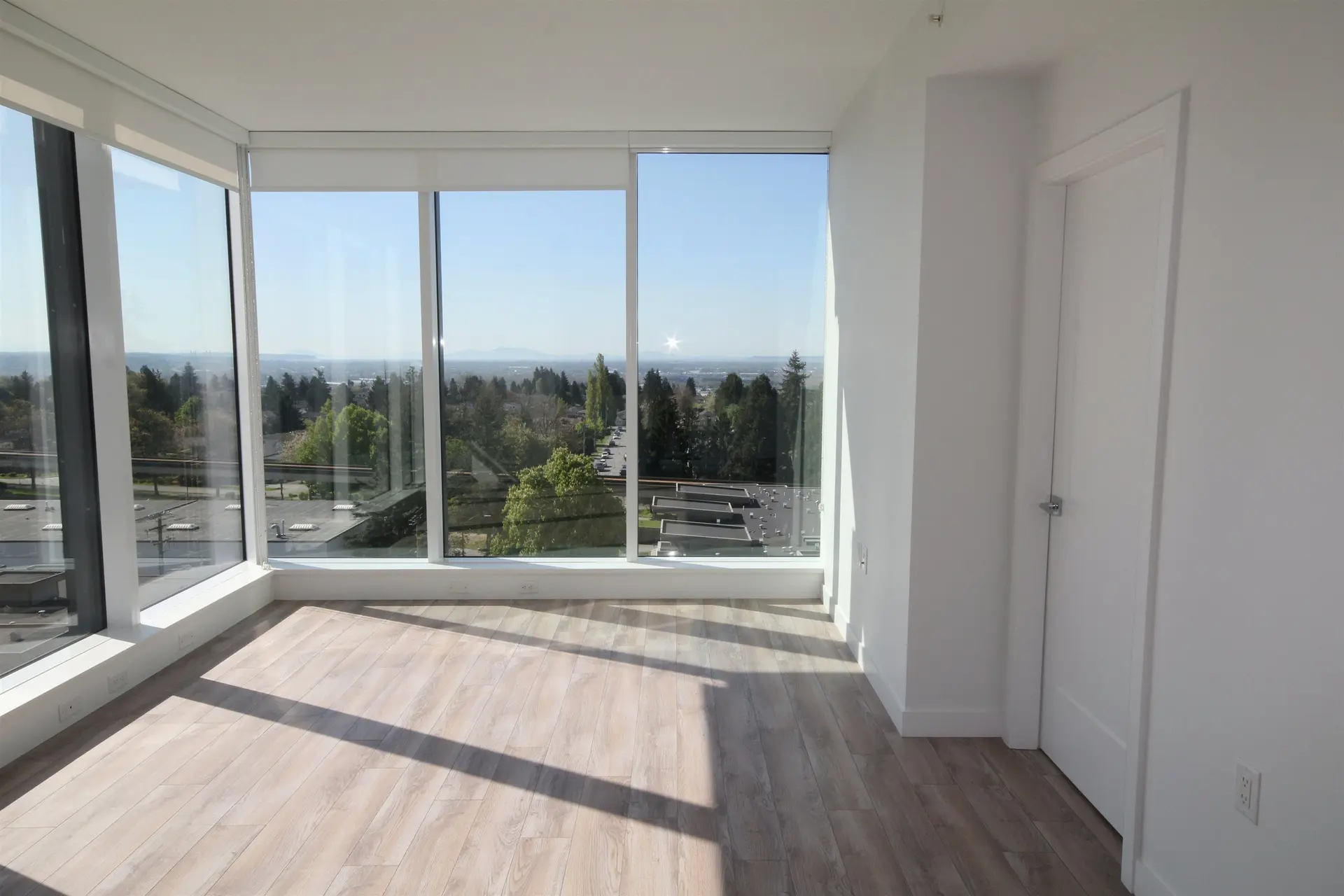 #907 6699 Dunblane Avenue - Image 4