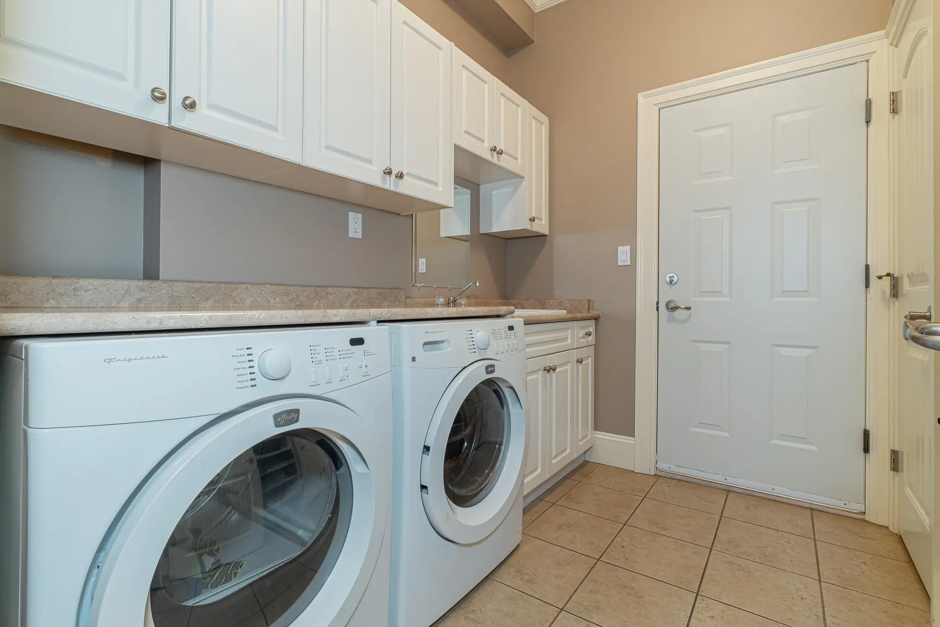 Property at 3231 Wardmore Place, Richmond, BC