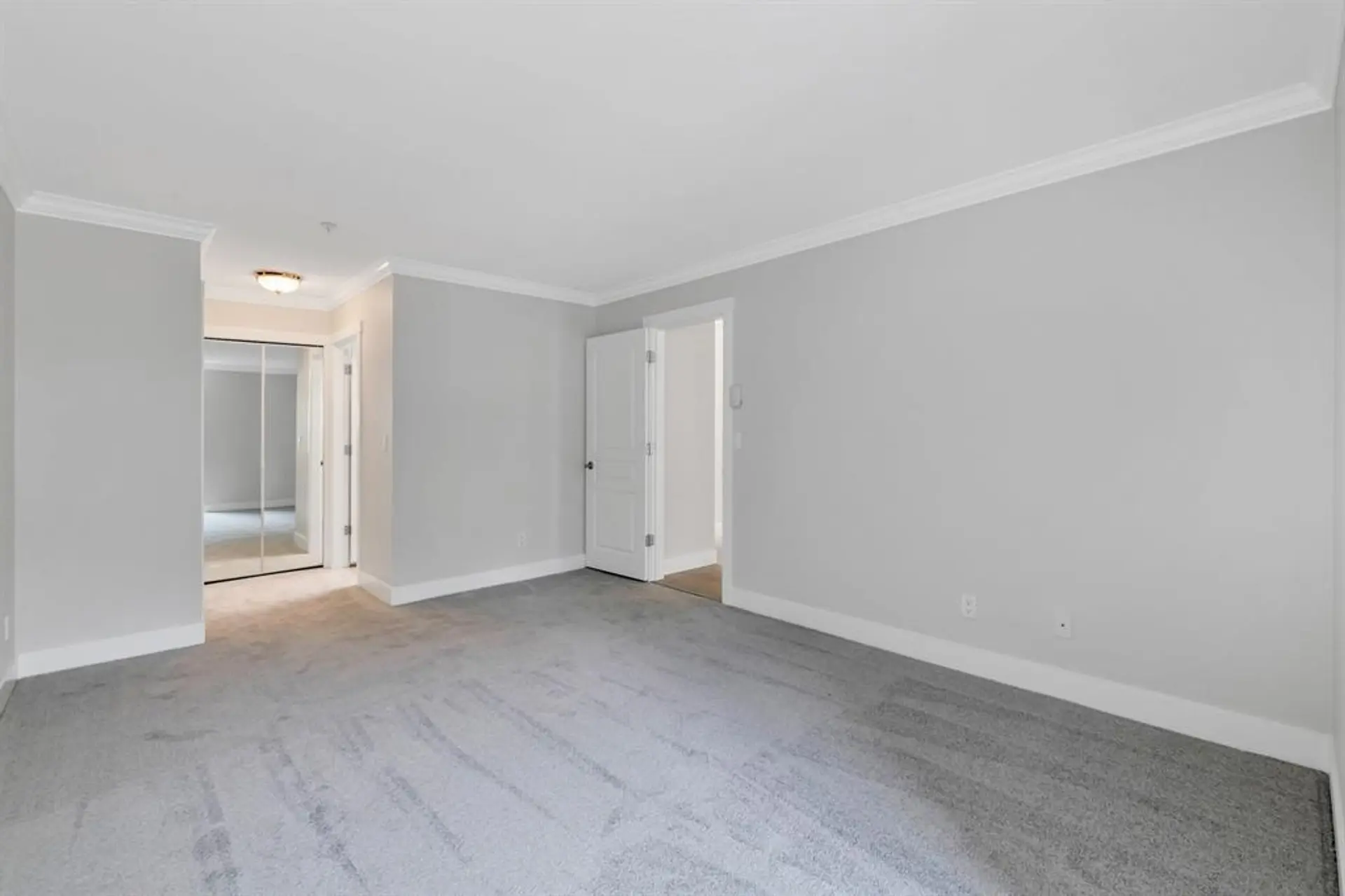 #310 14965 Marine Drive - Image 8