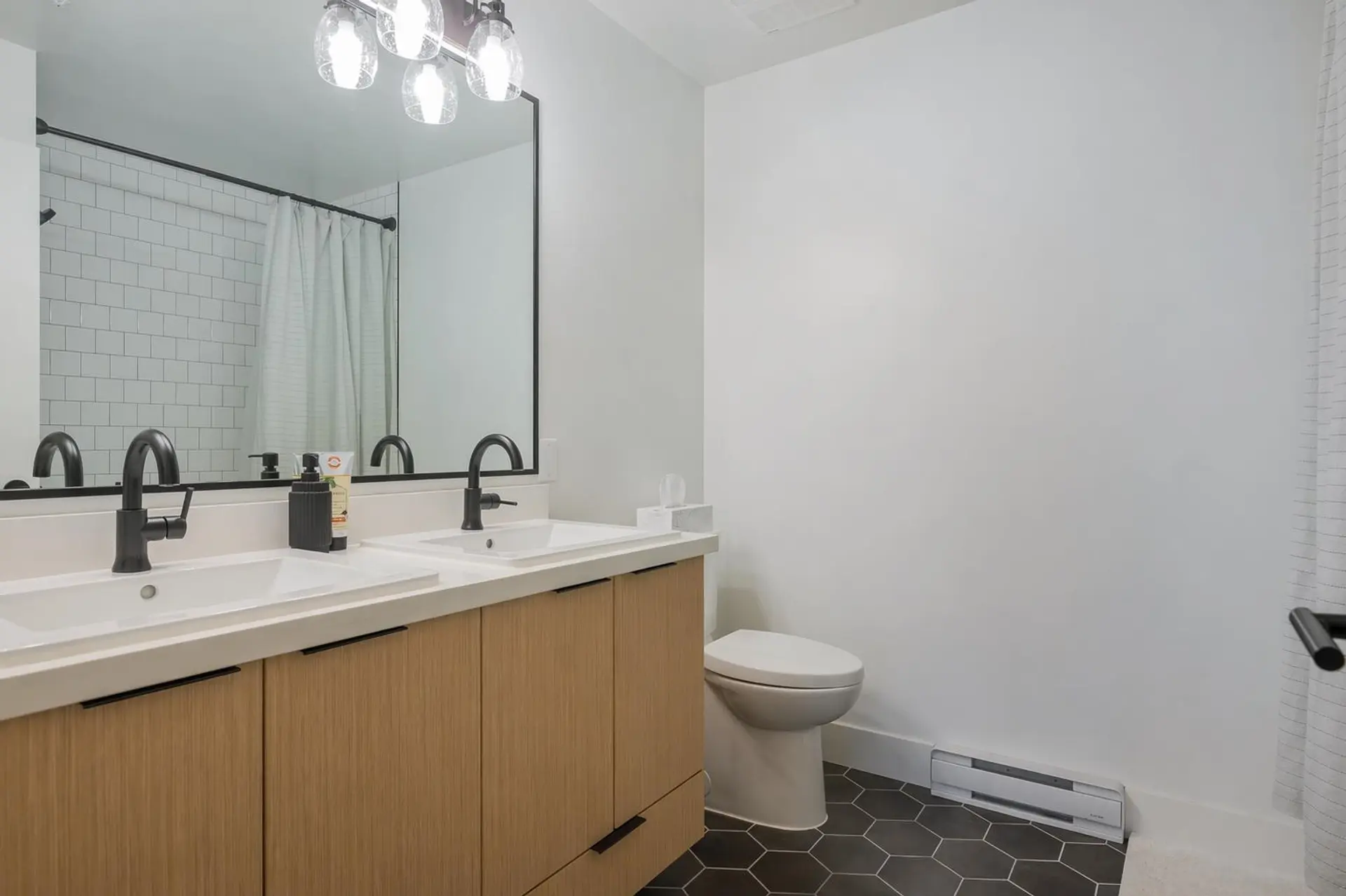#B208 20838 78b Avenue - Image 11