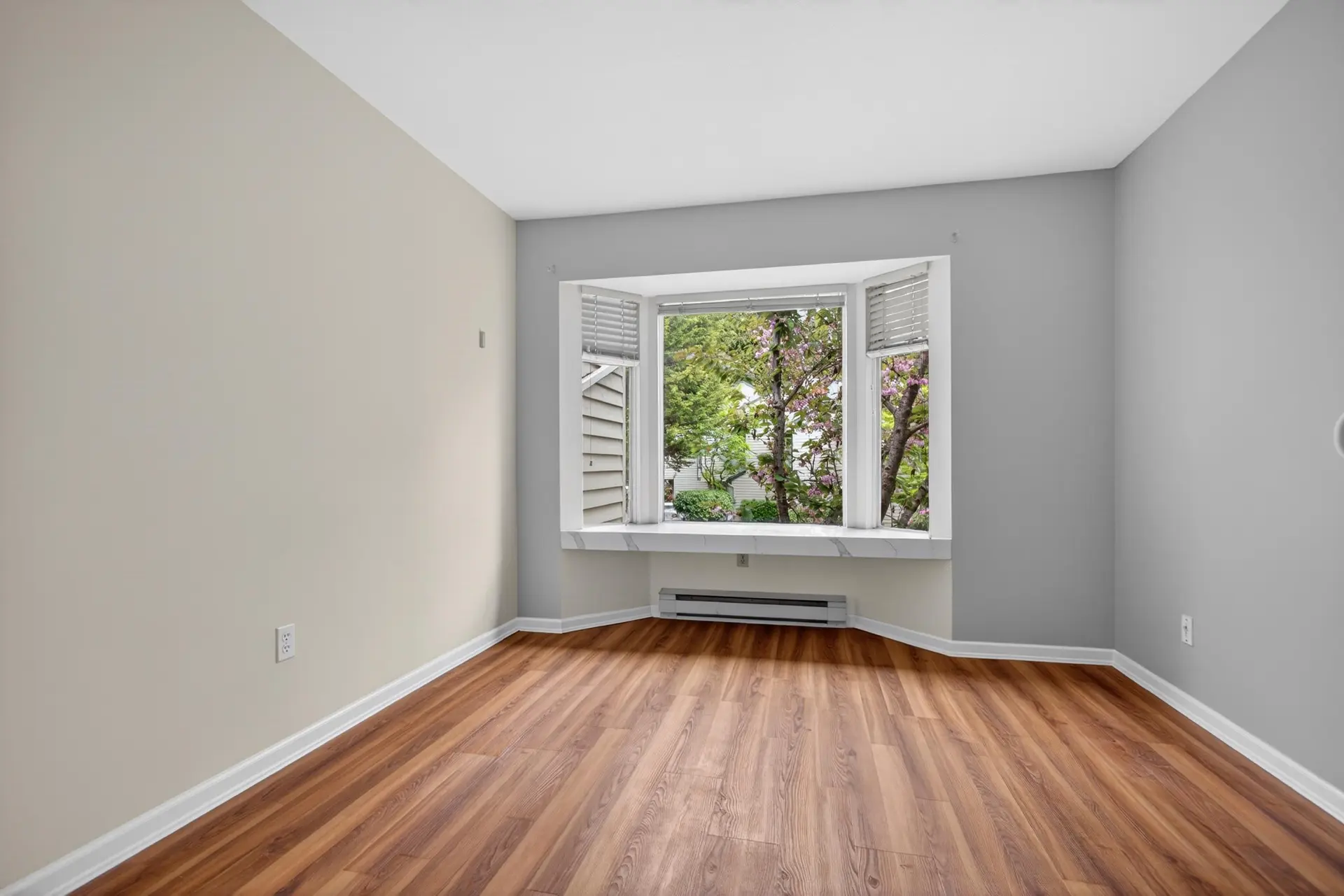 #8 7611 Moffatt Road - Image 12