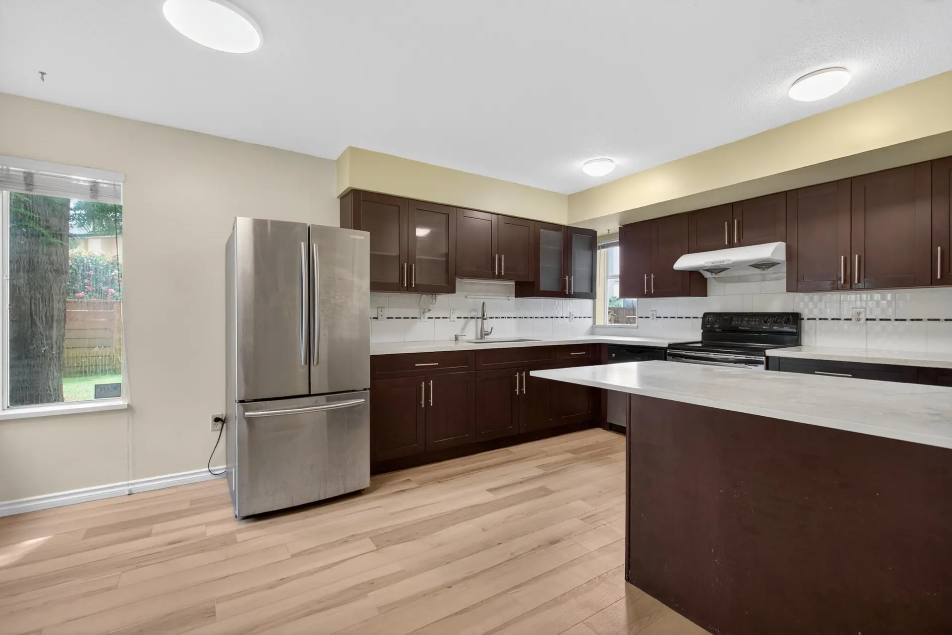 #8 7611 Moffatt Road - Image 4