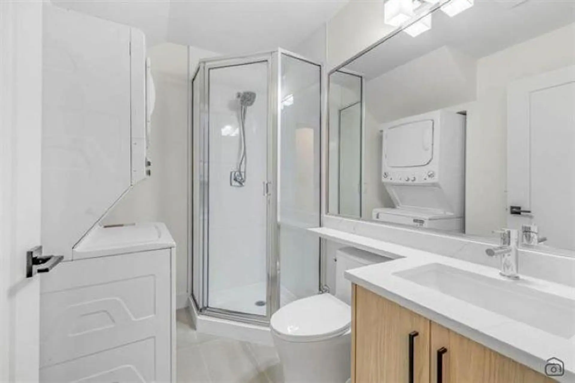 718 E 62nd Avenue - Image 7