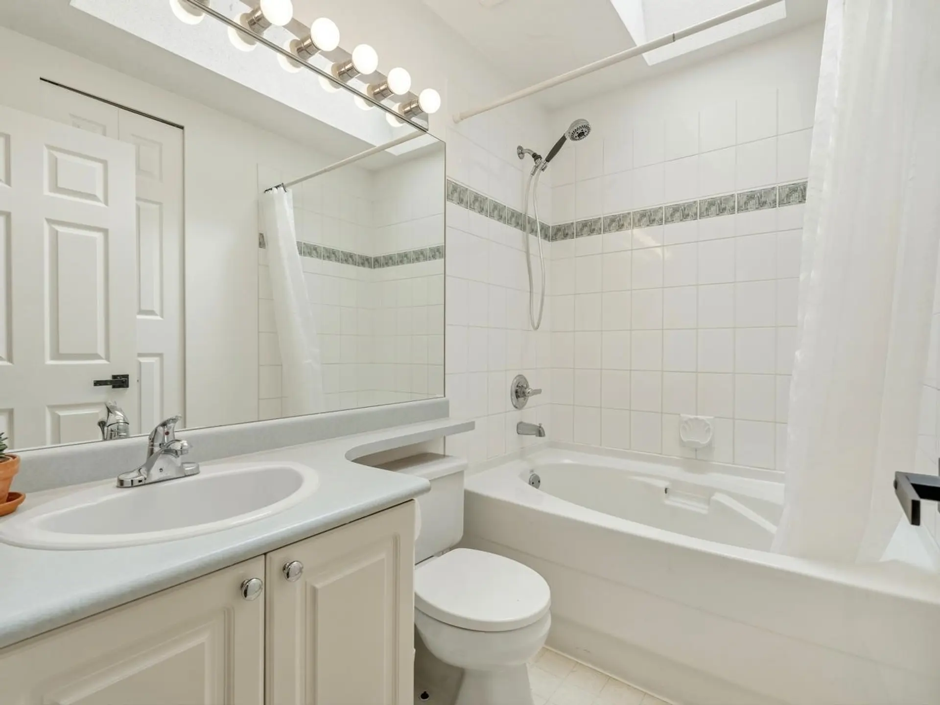 #76 7501 Cumberland Street - Image 15