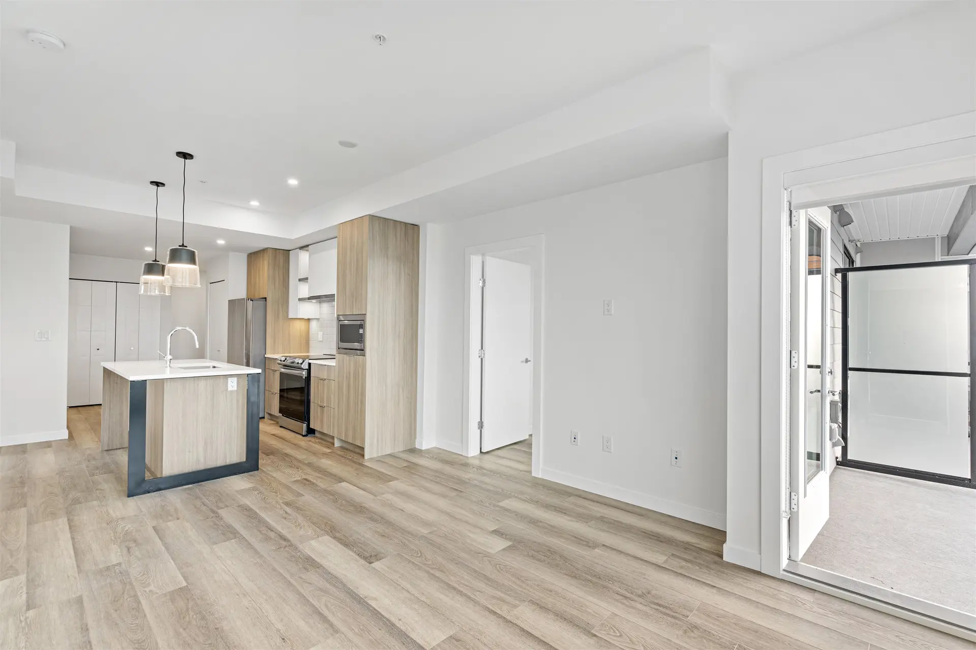#401 20695 Eastleigh Crescent - Image 10