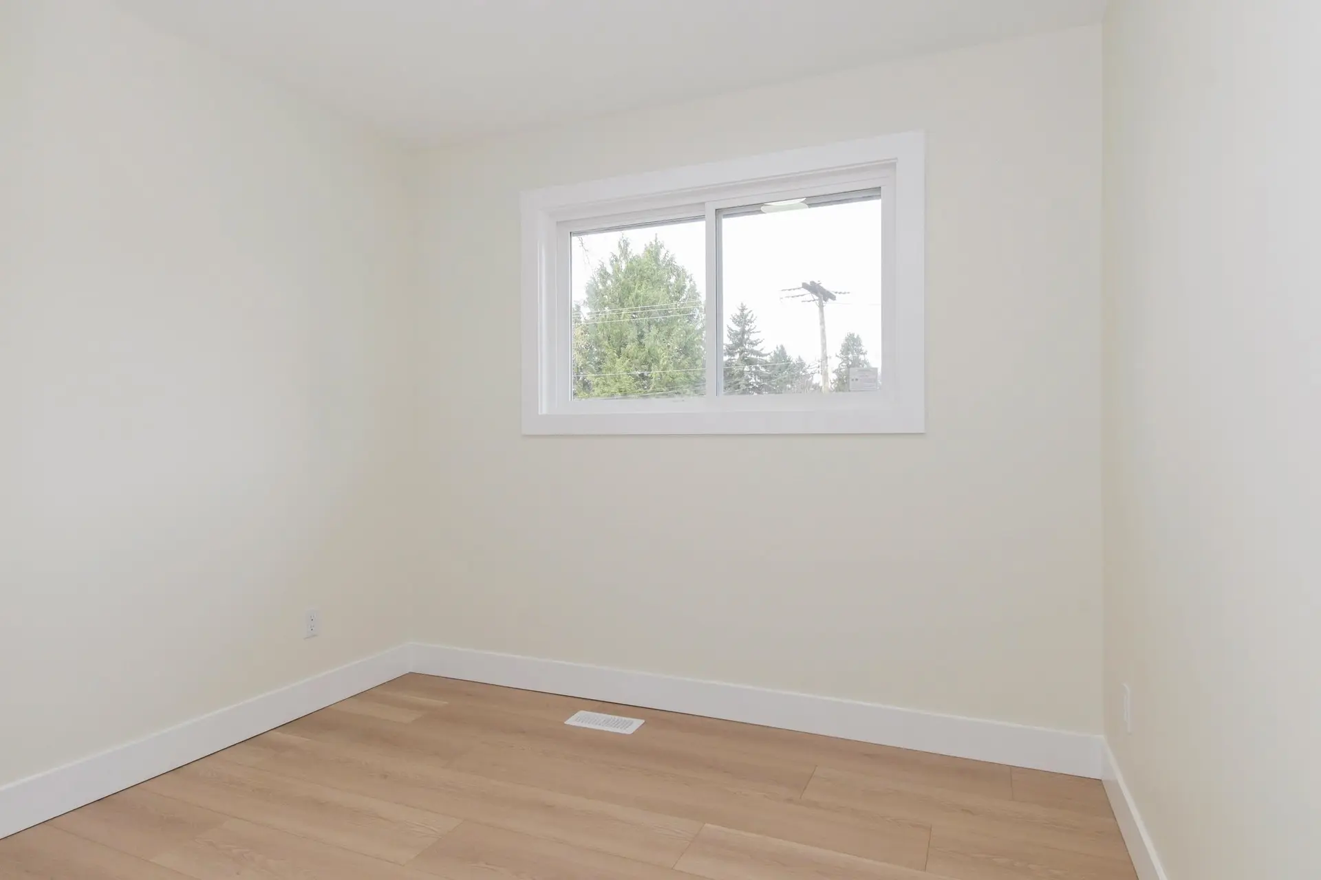 34630 Immel Street - Image 12