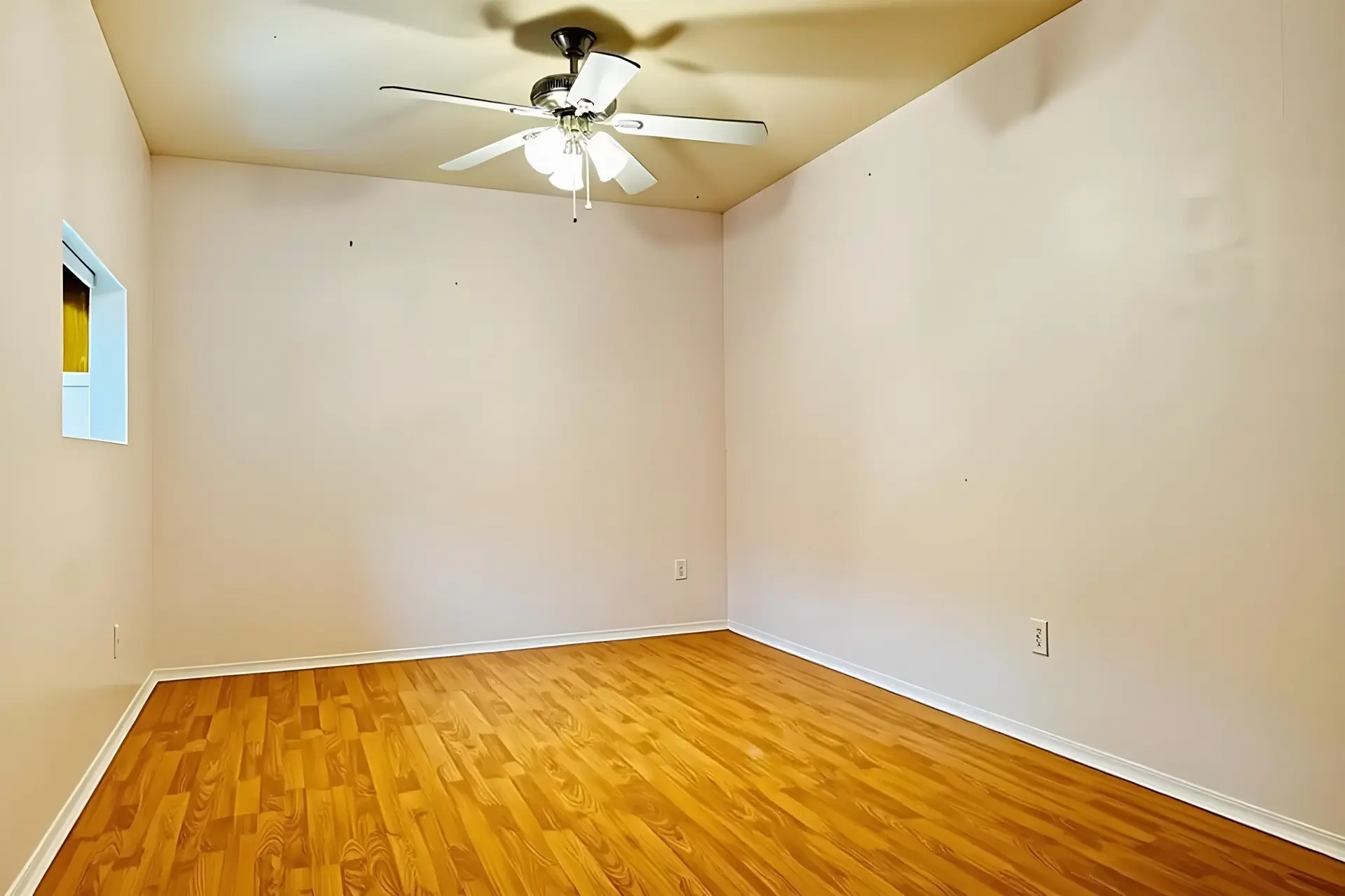 #202 19241 Ford Road - Image 7