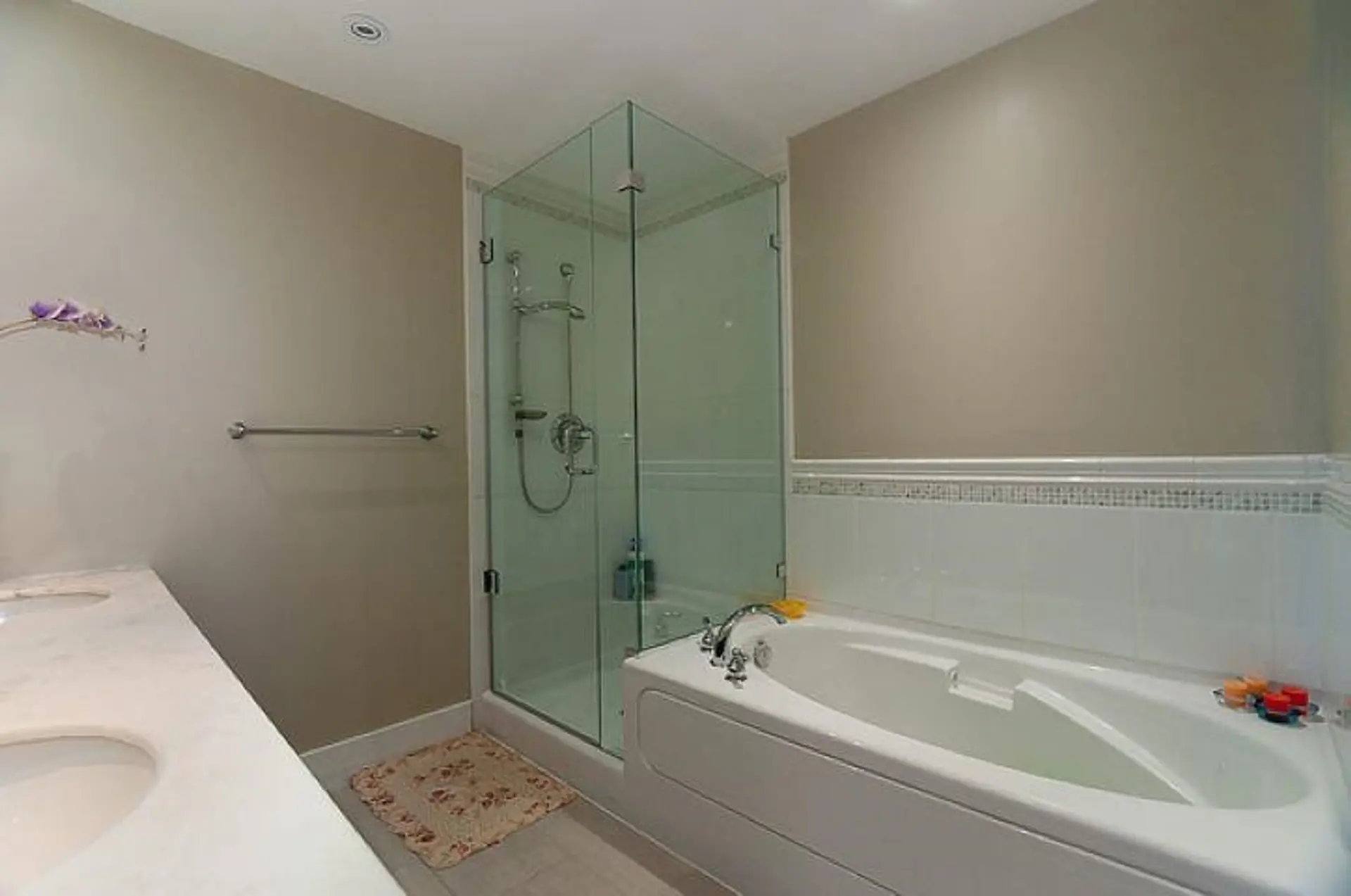#320 4685 Valley Drive - Image 8