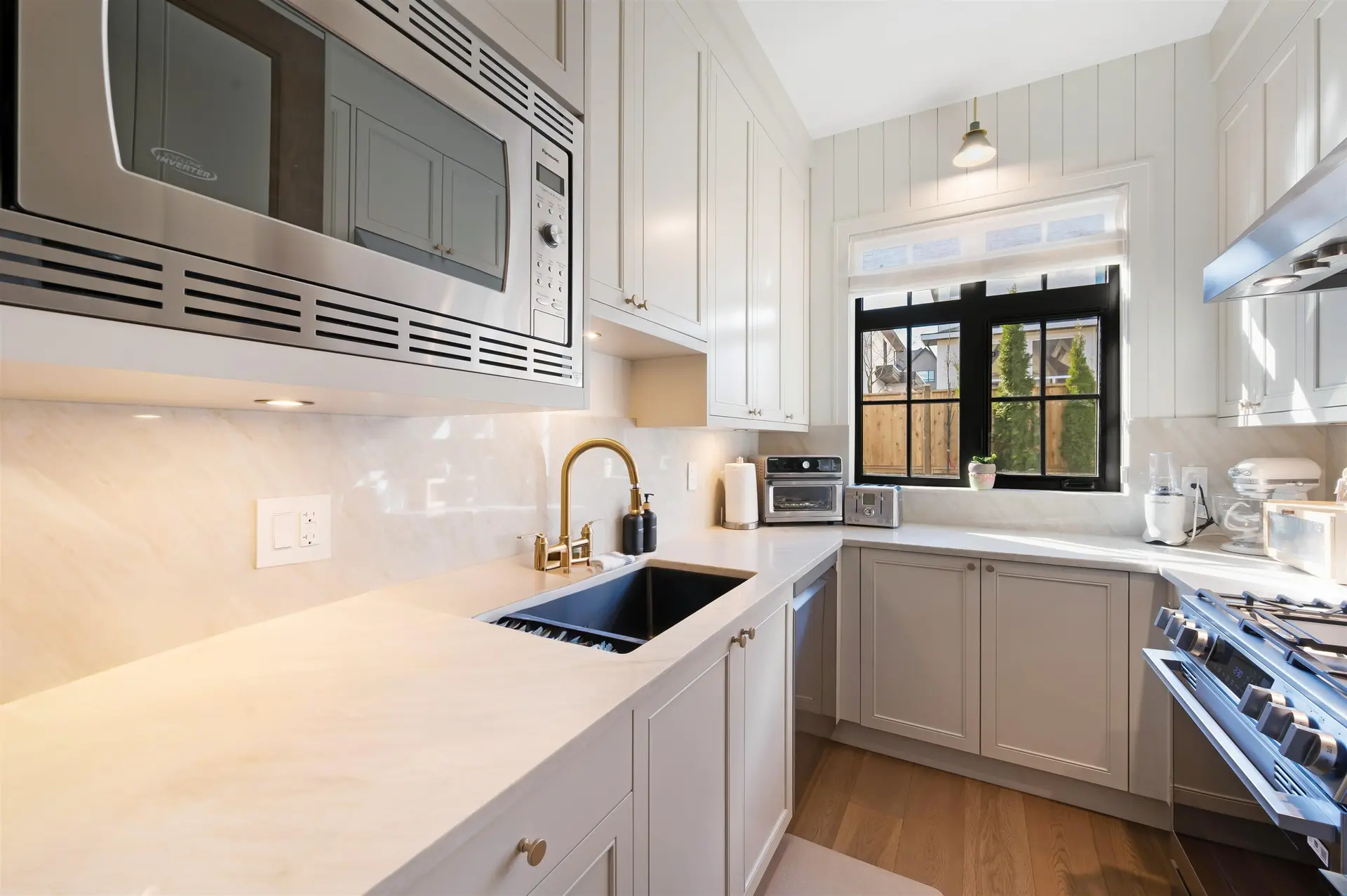 6915 205 Street - Image 11