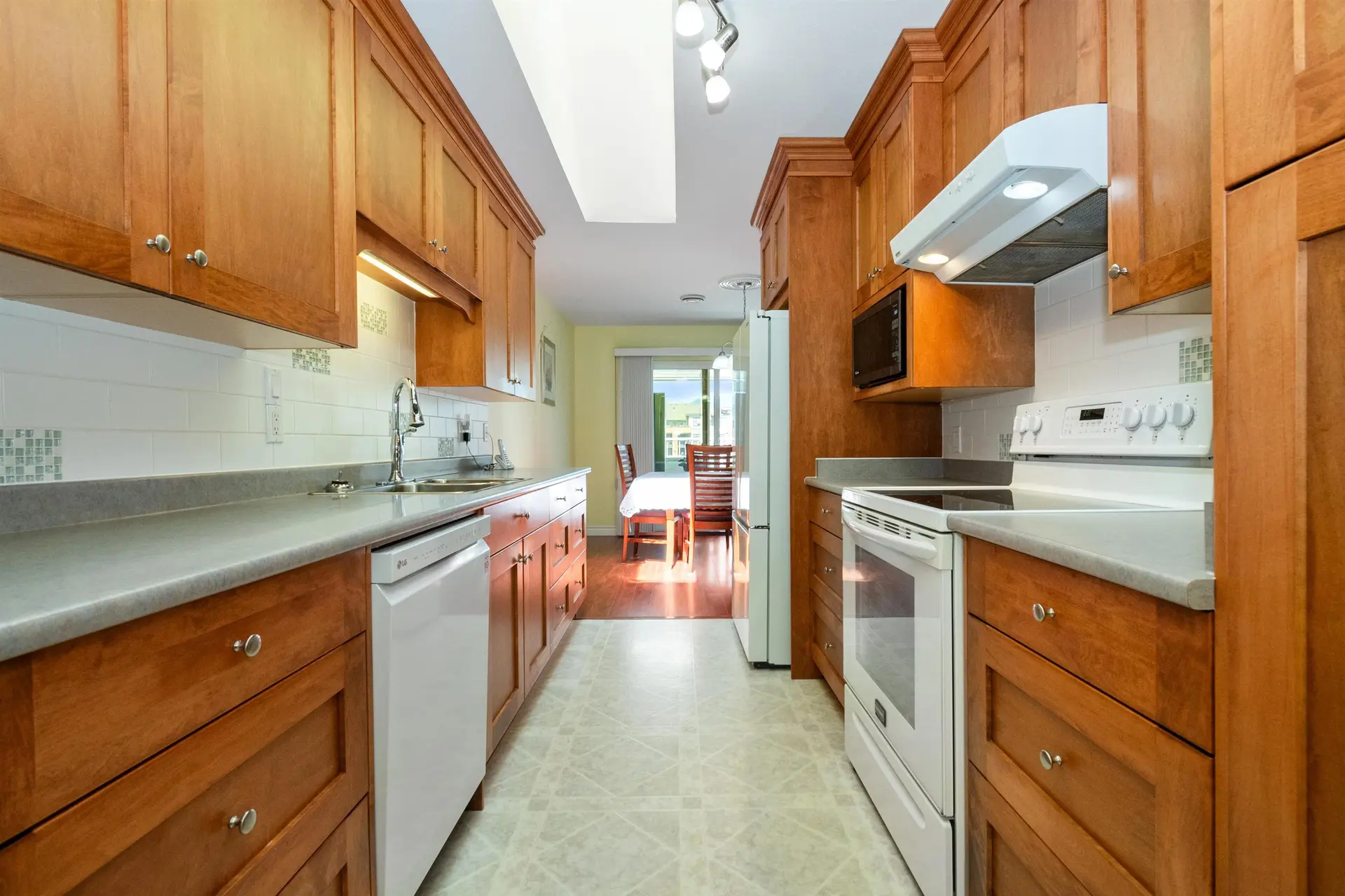 #401 9175 Edward Street - Image 7
