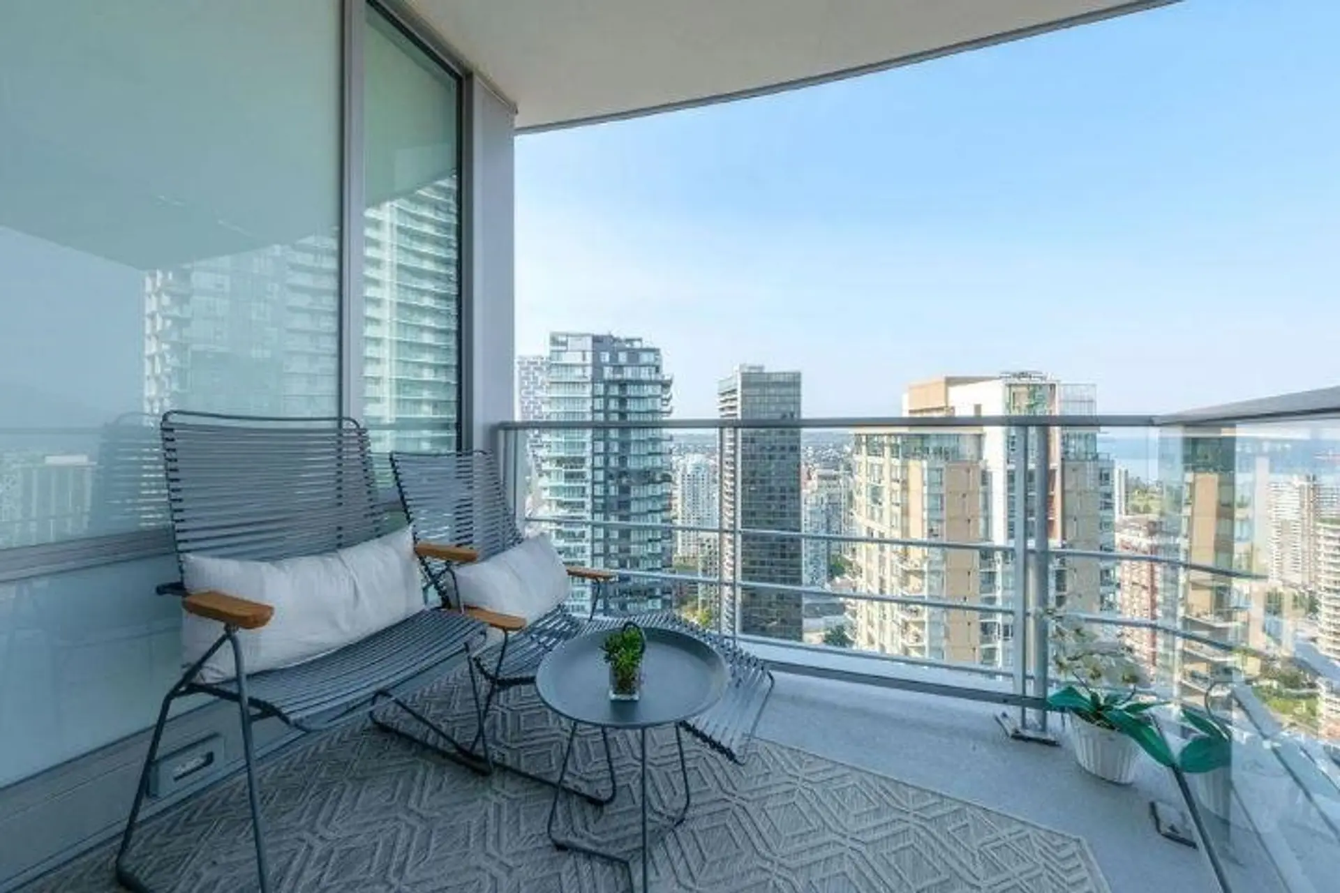 #3708 1283 Howe Street - Image 14