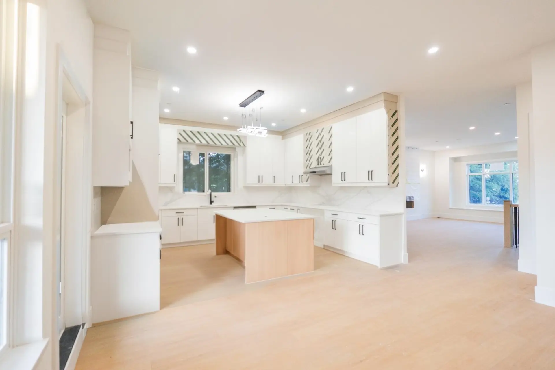 8511 Benedict Blvd Boulevard - Image 4