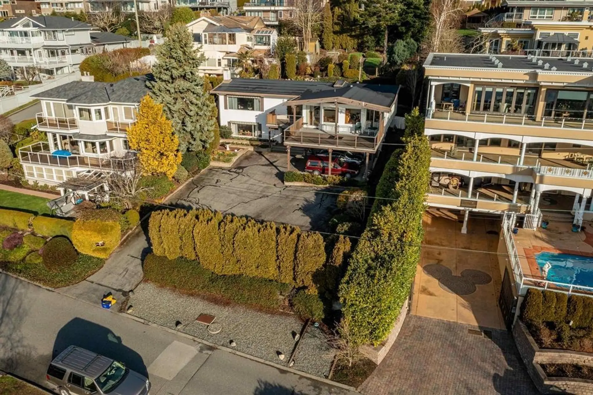 14371 Sunset Drive - Image 9