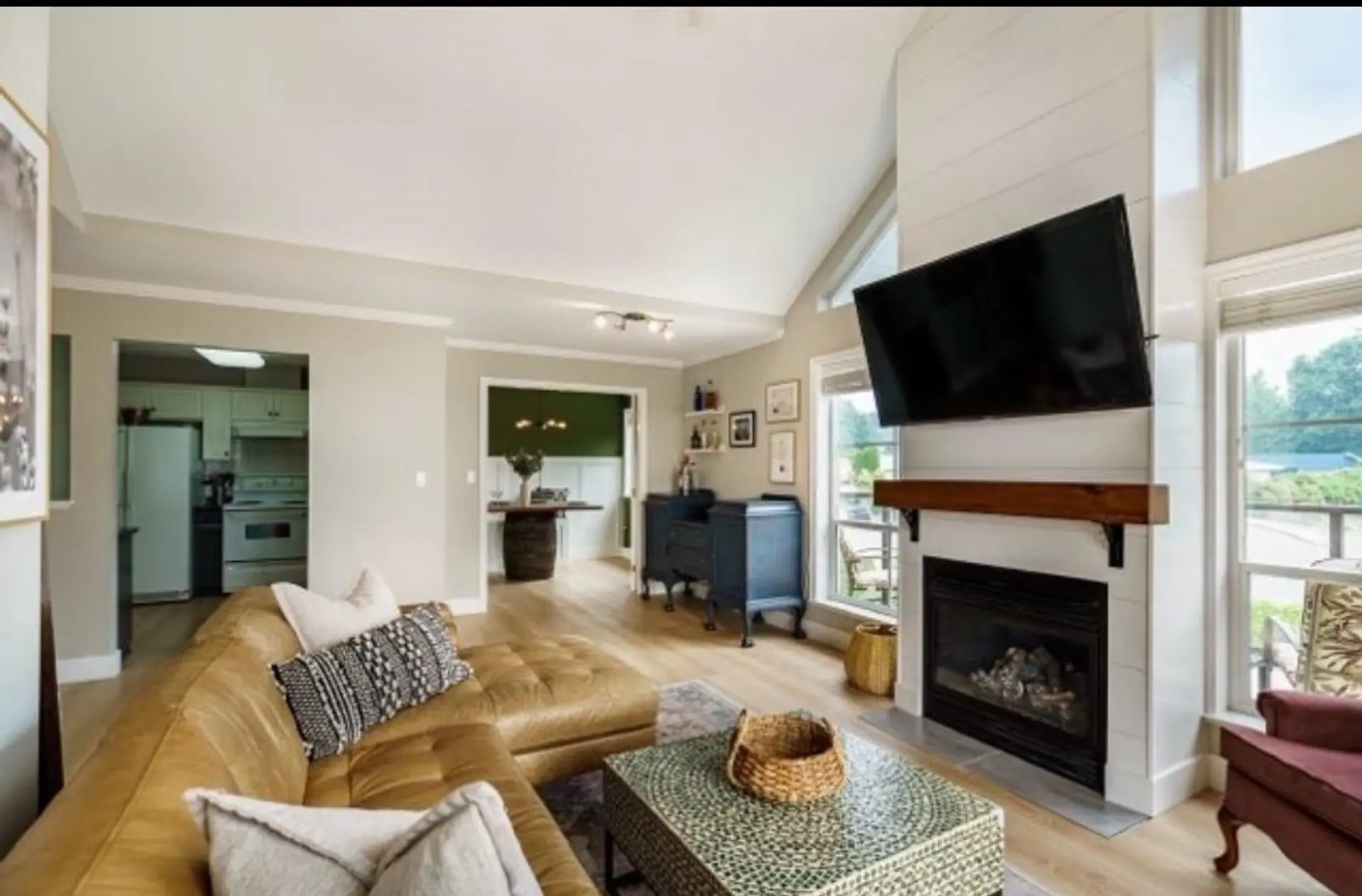 #305 33150 4th Avenue - Image 2